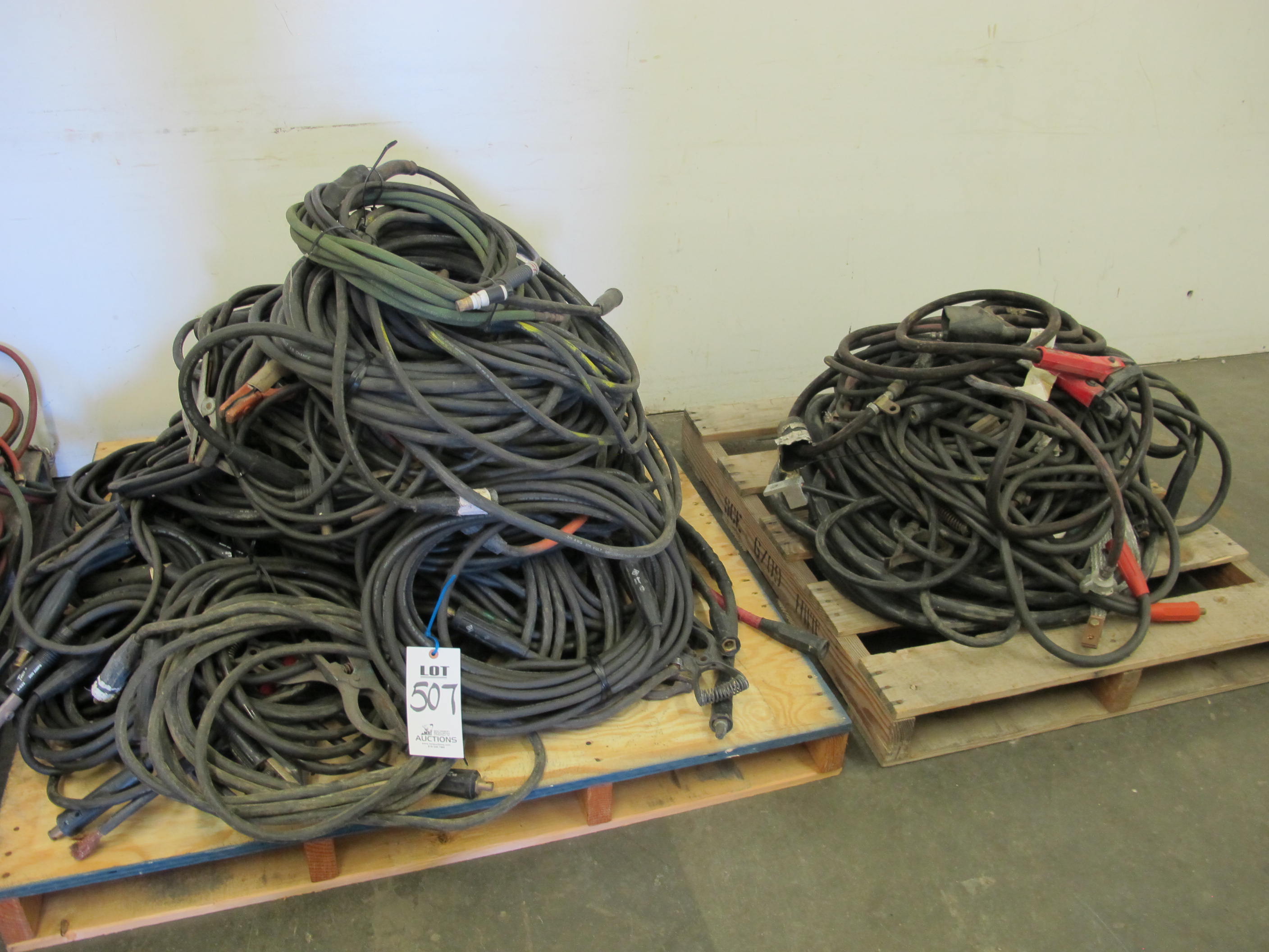 LOT ASSORTED WELDING CABLE (G-49) LOADING & HANDLING FEE $30-