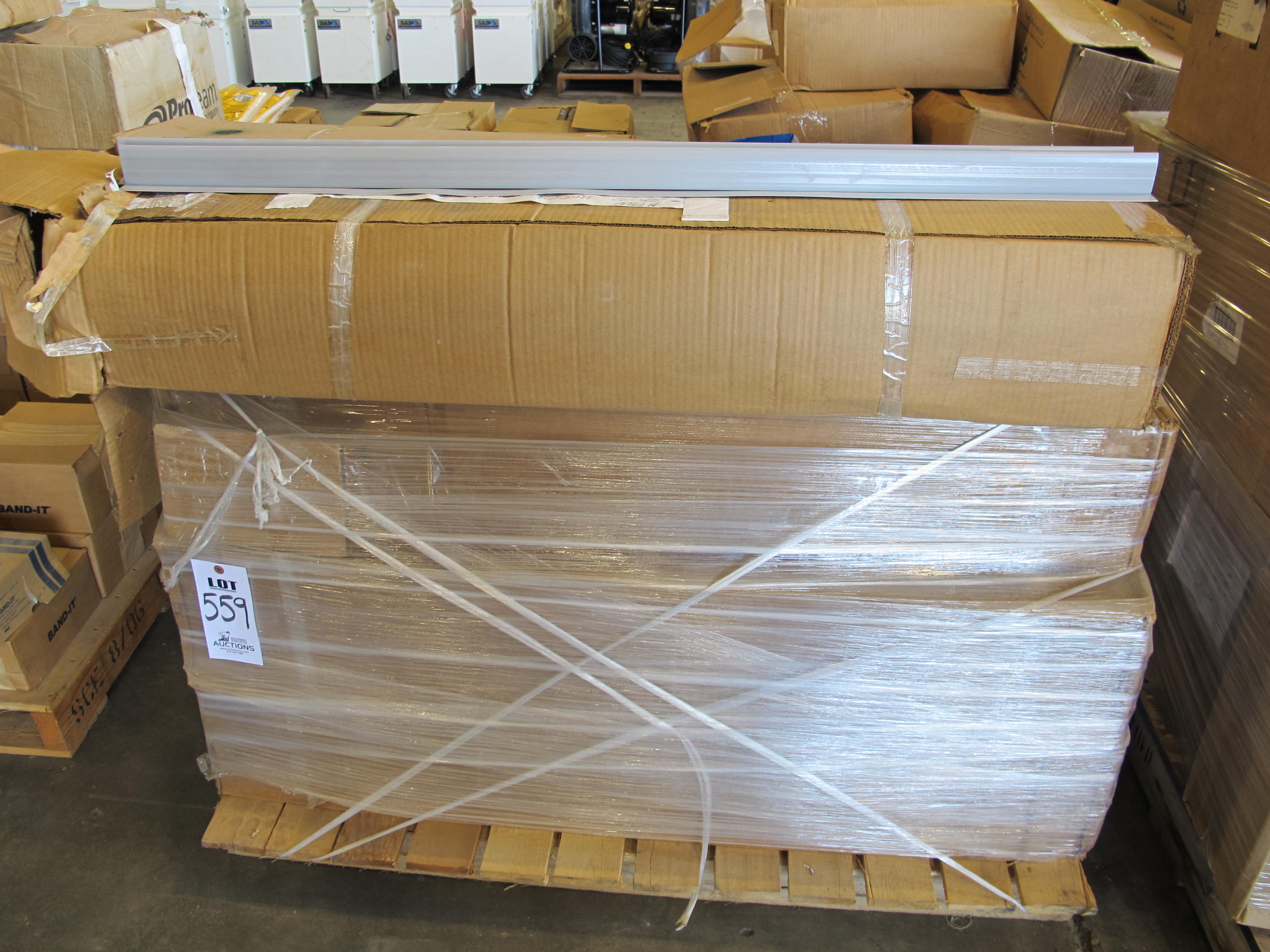 LOT ASSORTED DOOR SEALS (G-49) LOADING & HANDLING FEE $15-