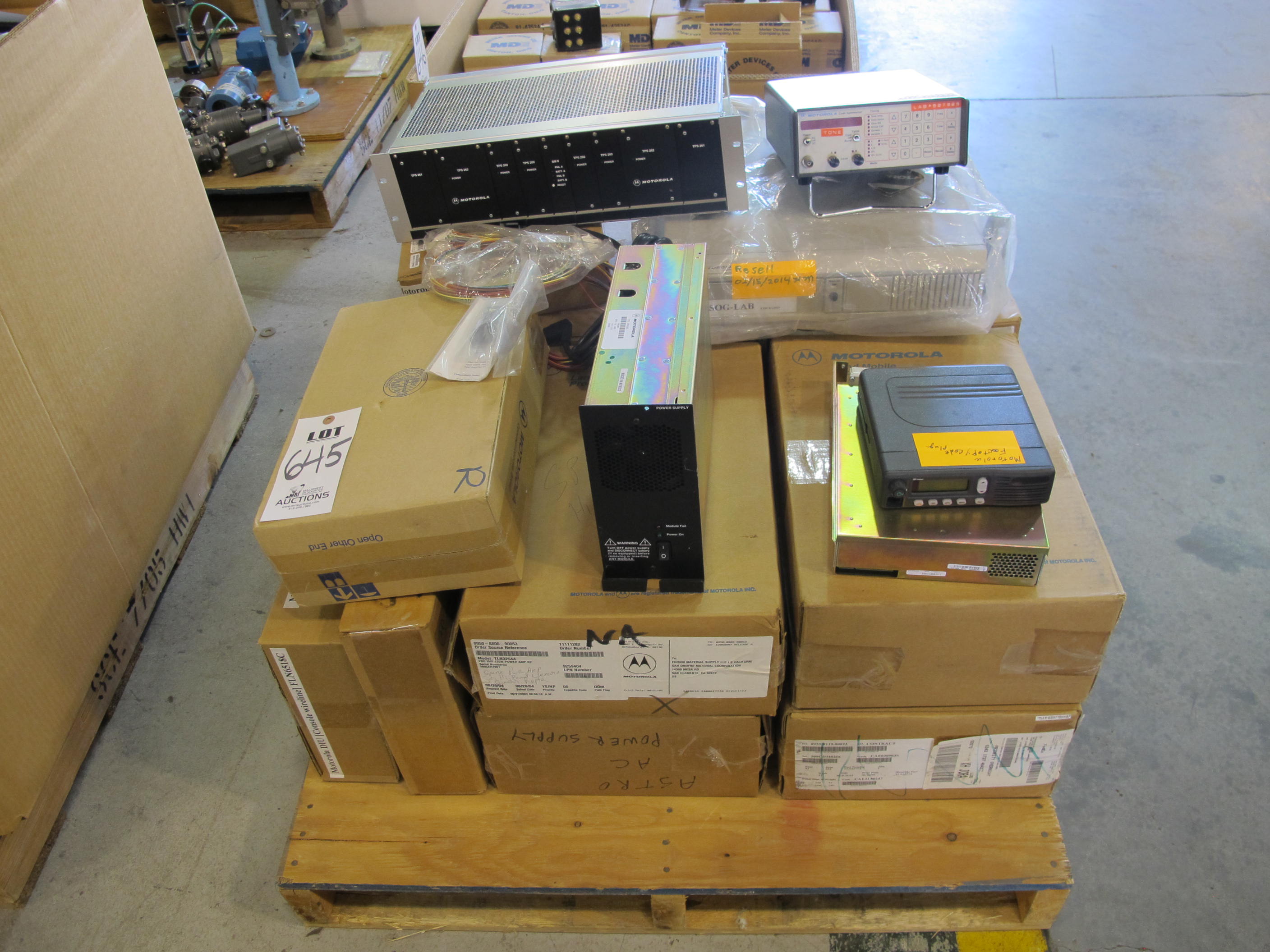 LOT PALLET ASSORTED MOTOROLA RECEIVERS, MODULES & POWER SUPPLIES (G-49) LOADING & HANDLING FEE $15-