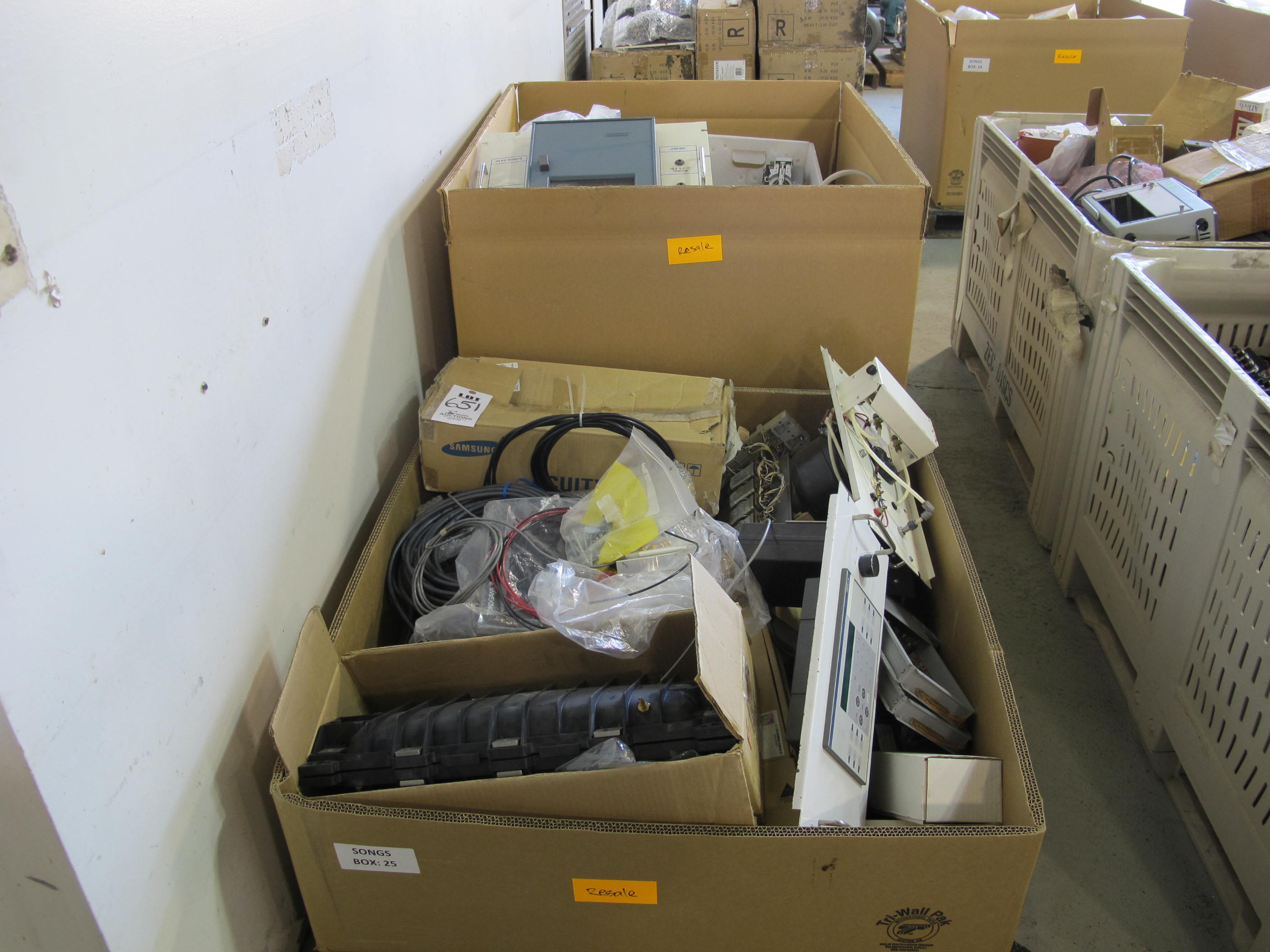 LOT (2) PALLETS ASSORTED ELECTRONIC CONTROLS (G-49) LOADING & HANDLING FEE $30-