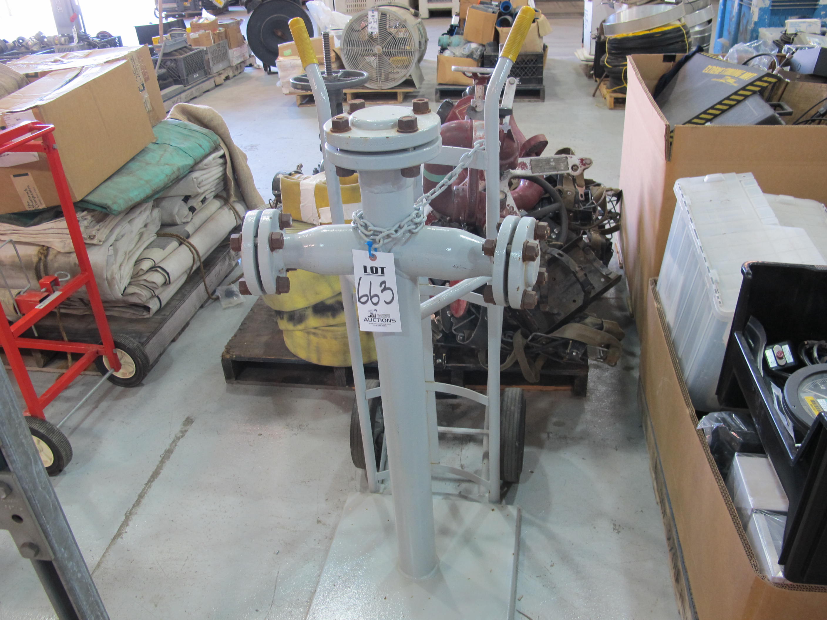 LOT ASSORTED PUMPS & WATER HOSES (G-49) LOADING & HANDLING FEE $15-