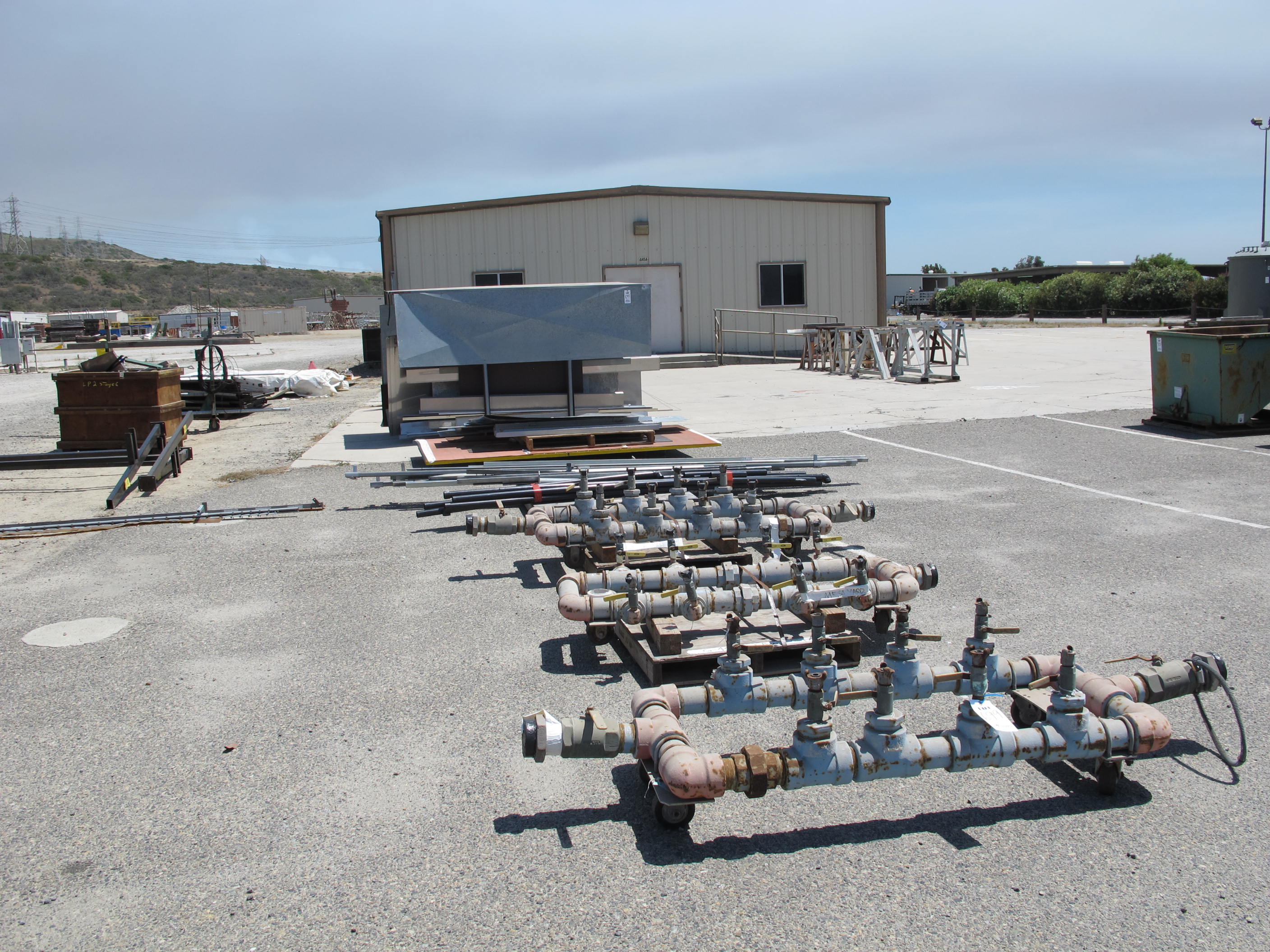 LOT ASSORTED AIR CONDITIONING DUCT PARTS (G-49) LOADING & HANDLING FEE $150-