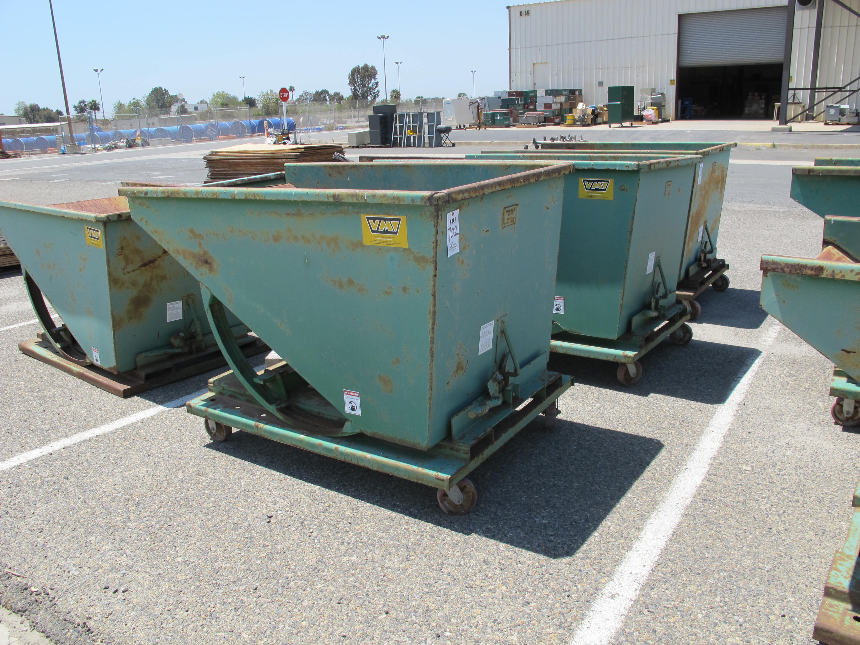 LOT (2) VMI SELF DUMP HOPPERS (G-49 OUTSIDE) LOADING & HANDLING FEE $30-