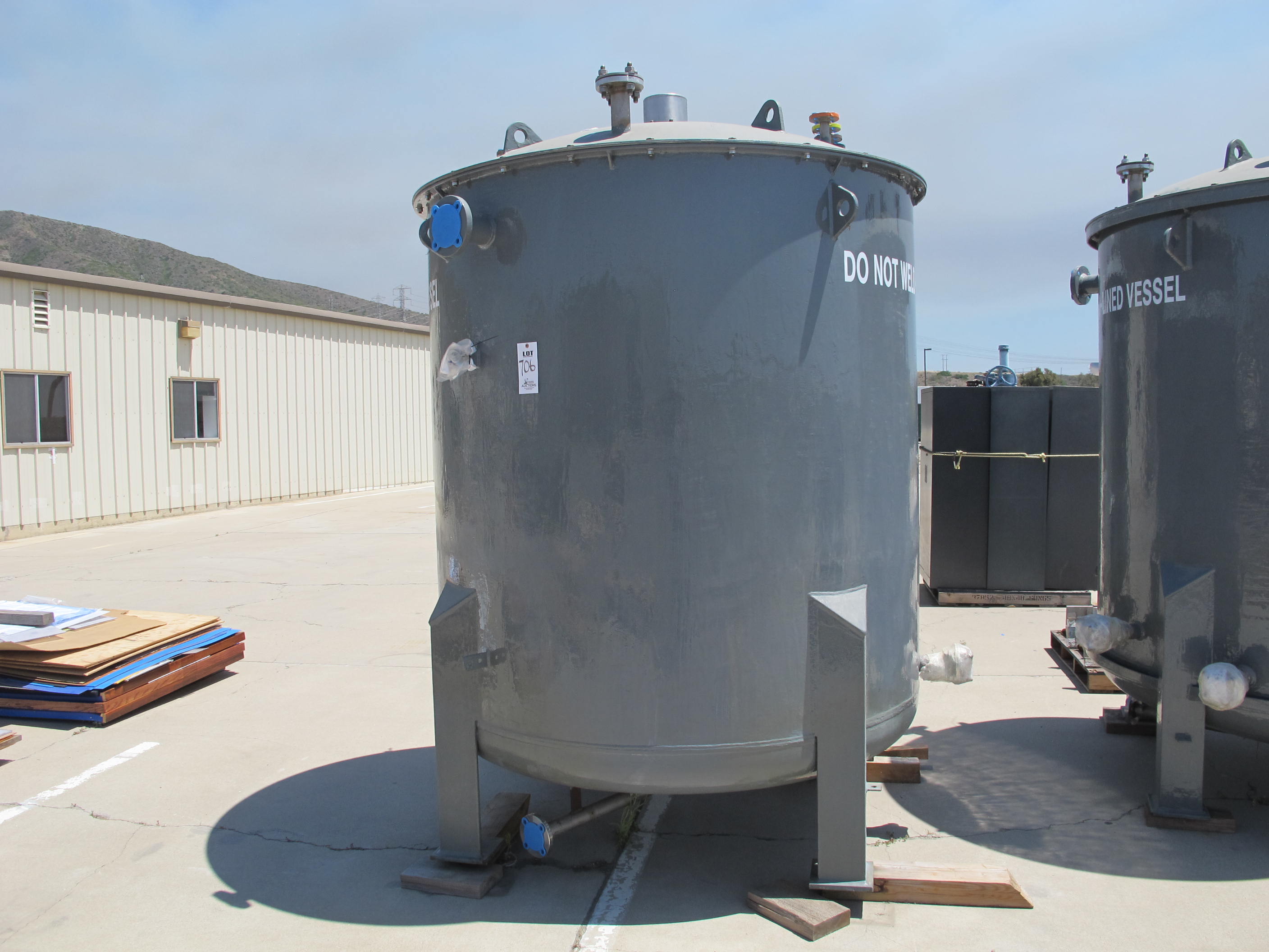 LOT (2) RACKS ASSORTED DRAIN PIPES (G-49 OUTSIDE) LOADING & HANDLING FEE $50-