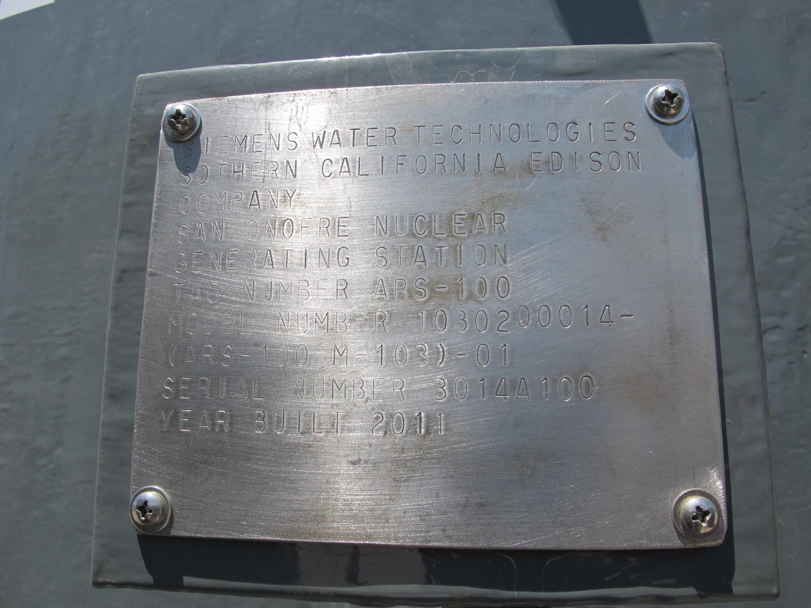 LOT (2) RACKS ASSORTED DRAIN PIPES (G-49 OUTSIDE) LOADING & HANDLING FEE $50-