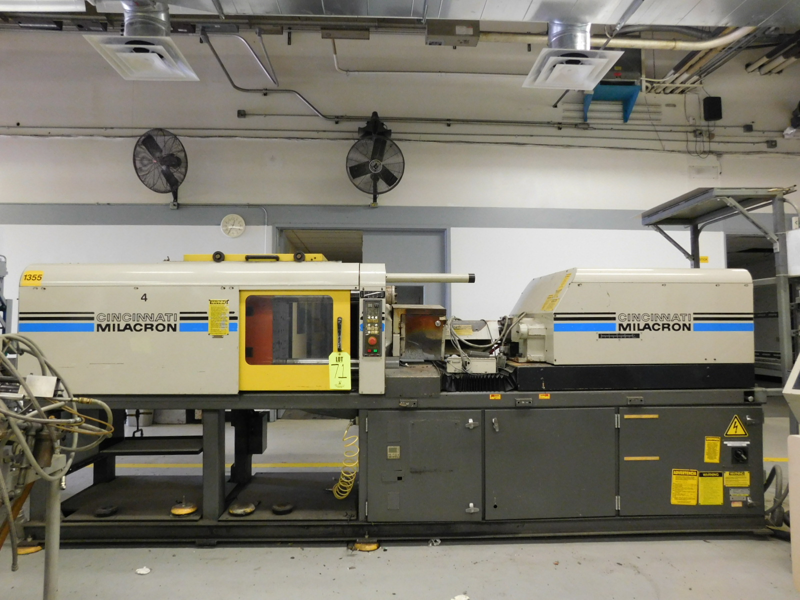 1990 CINCINNATI MILACRON INJECTION MOLDING PRESS W/FANUC CNC CONTROL, FANUC AUTOSHOT, MODEL 100-D, TYPE A07B-1005-B012, 100 TON, SHOT SIZE: 4 OZ, S/N A907E0217-71