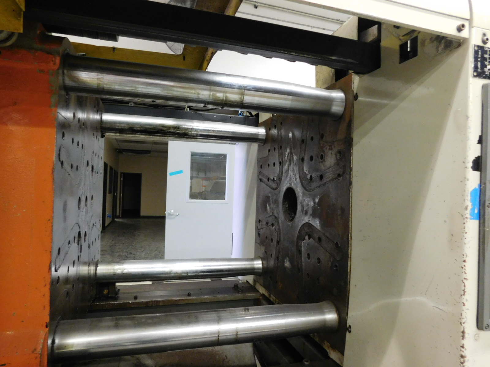 1990 CINCINNATI MILACRON INJECTION MOLDING PRESS W/FANUC CNC CONTROL, FANUC AUTOSHOT, MODEL 100-D, TYPE A07B-1005-B012, 100 TON, SHOT SIZE: 4 OZ, S/N A907E0217-71