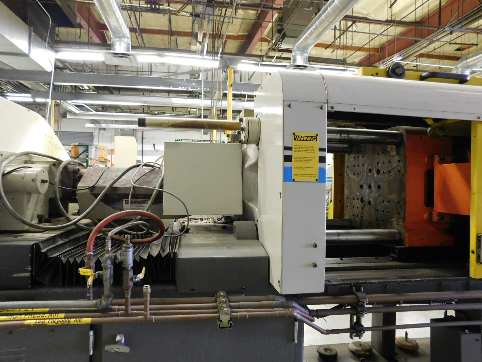 1990 CINCINNATI MILACRON INJECTION MOLDING PRESS W/FANUC CNC CONTROL, FANUC AUTOSHOT, MODEL 100-D, TYPE A07B-1005-B012, 100 TON, SHOT SIZE: 4 OZ, S/N A907E0217-71