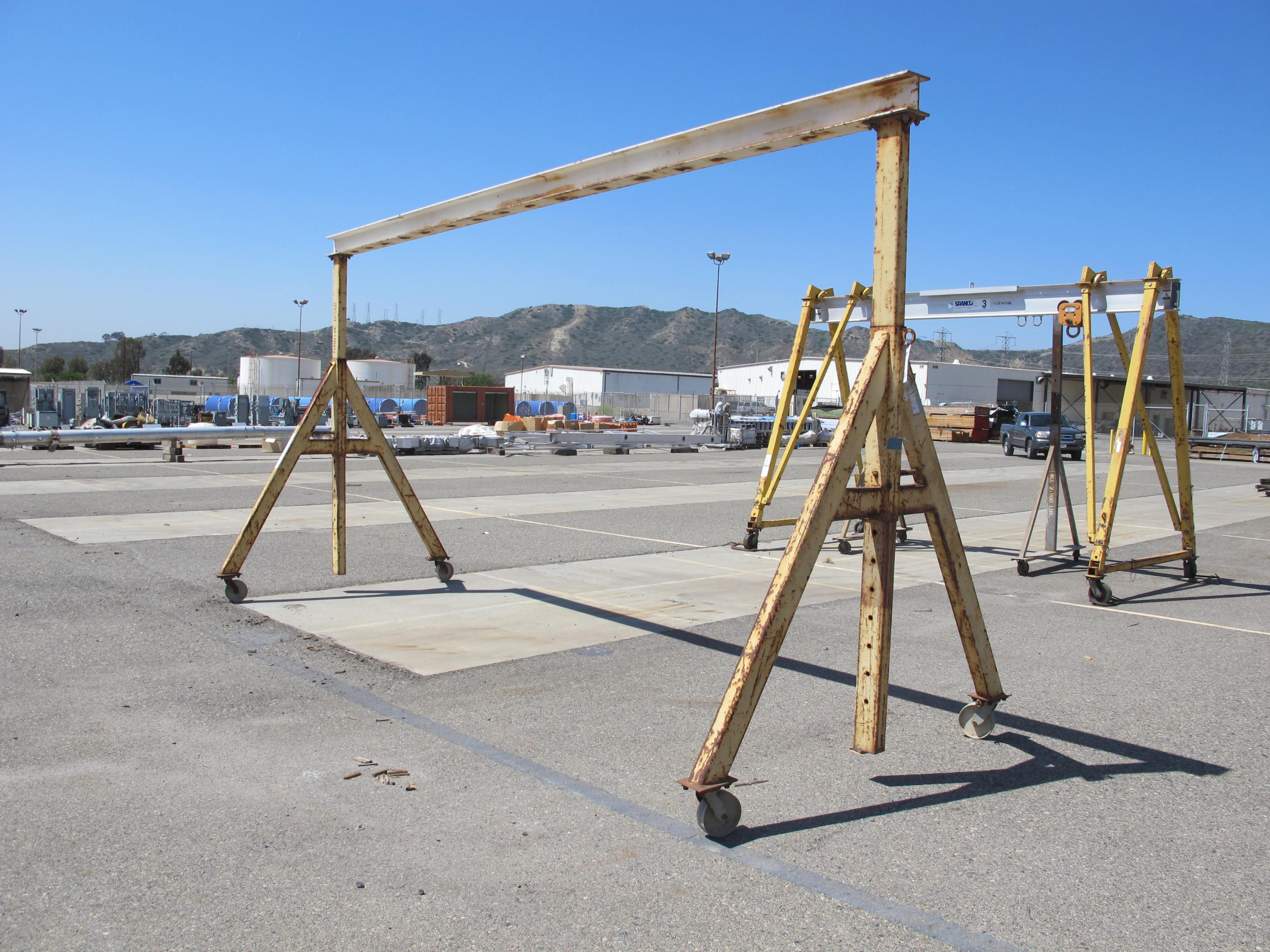 LOT (3) WERNER 10' LADDERS (G-49 YARD) LOADING & HANDLING FEE $15-