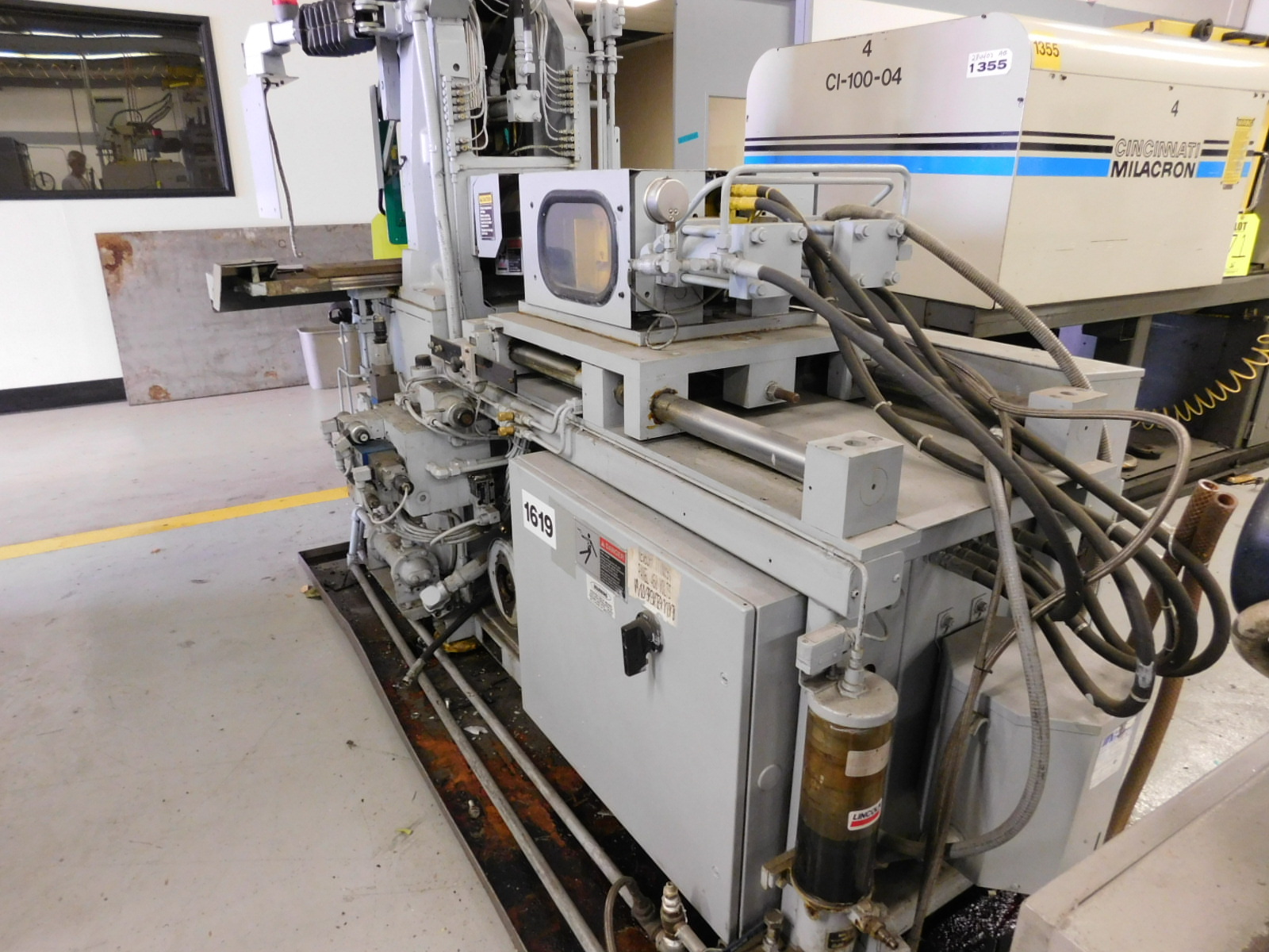 1995 NEWBURY VERTICAL INJECTION MOLDING MACHINE, MODEL V3 30 BRS, S/N 6912630BS95-74