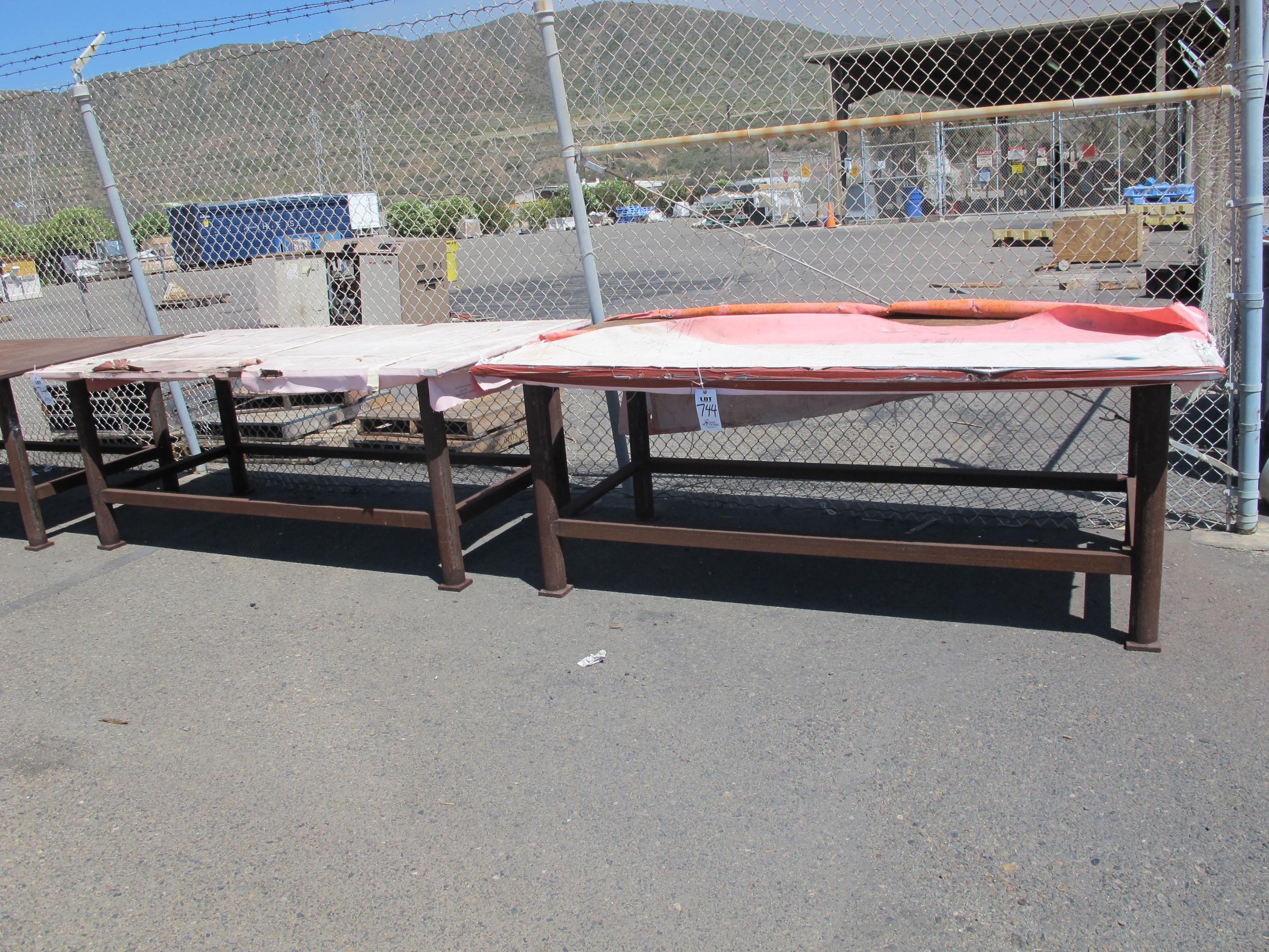 4' X 8' X 1" WELDING TABLE (G-49 YARD) LOADING & HANDLING FEE $25-