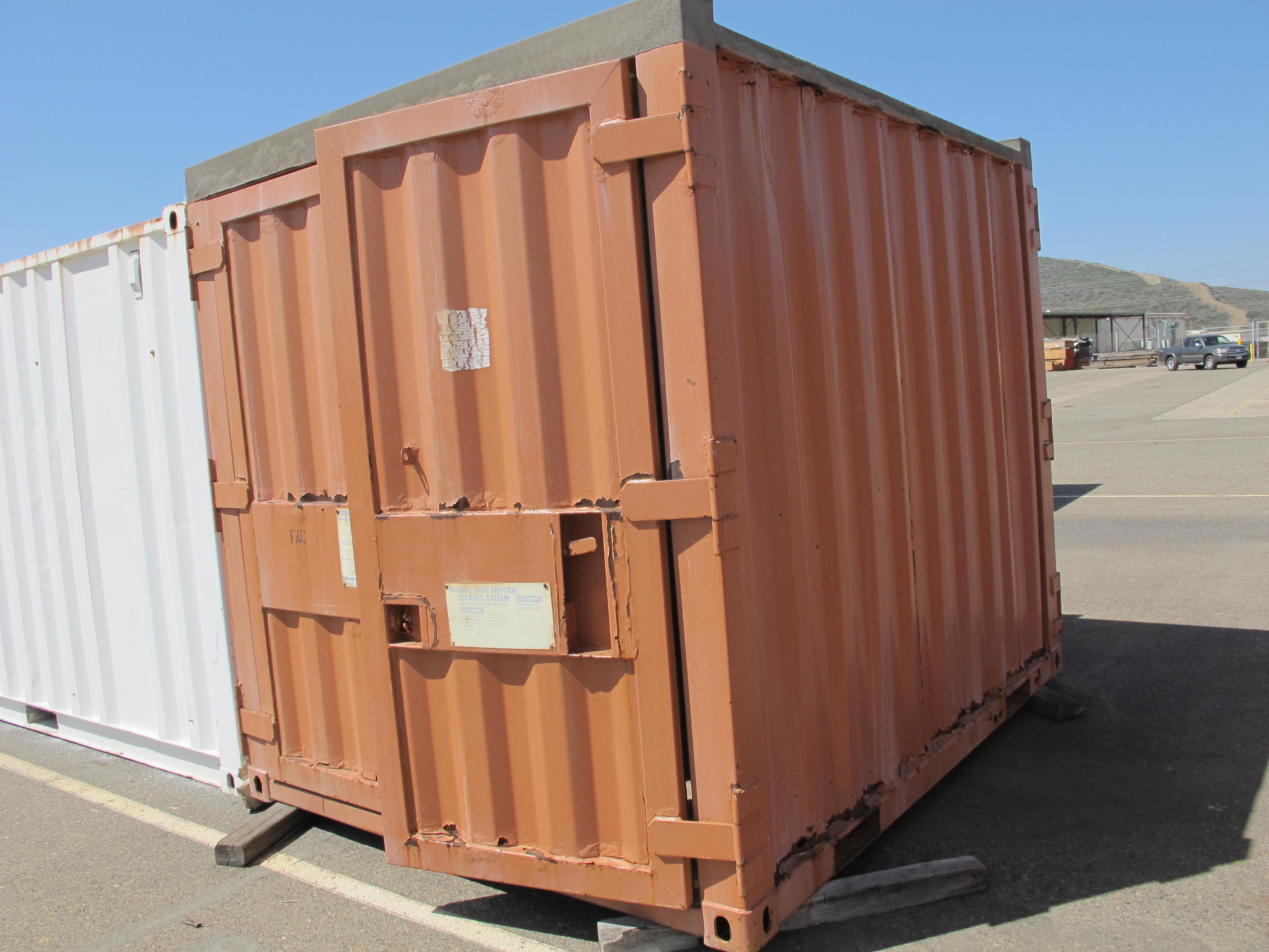 8' X 8' X 20' STORAGE CONTAINER W/ CONTENTS (G-49 YARD) LOADING & HANDLING FEE $175-