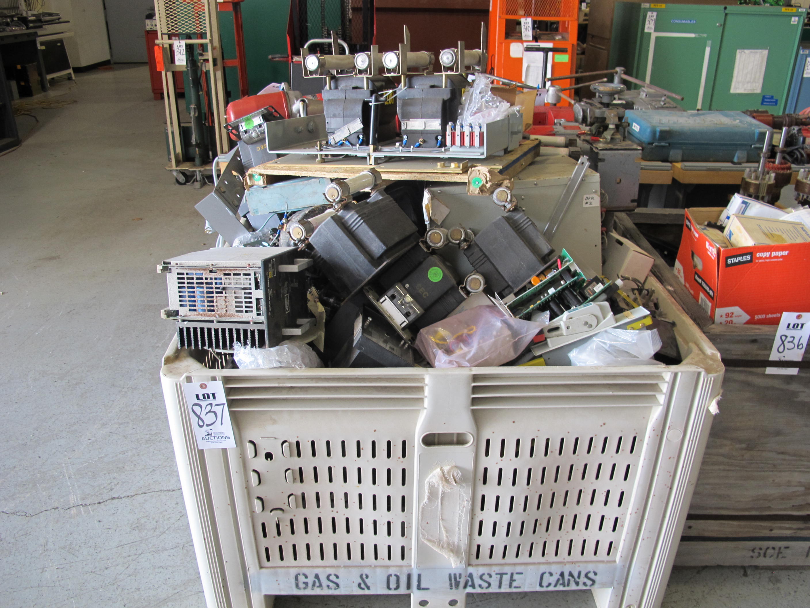 8' X 4' X 3/4" WELDING TABLE (G-49) LOADING & HANDLING FEE $25-