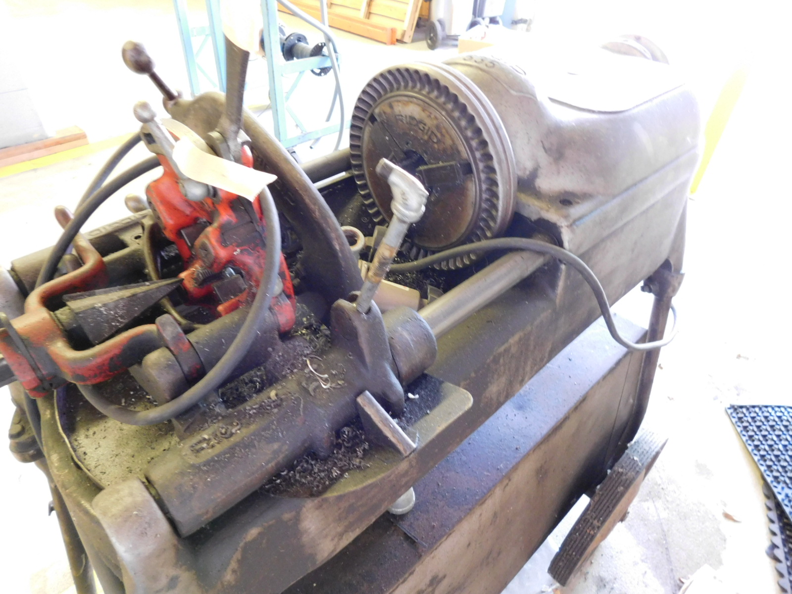 RIDGID 535 PIPE THREADER, S/N 338245-84