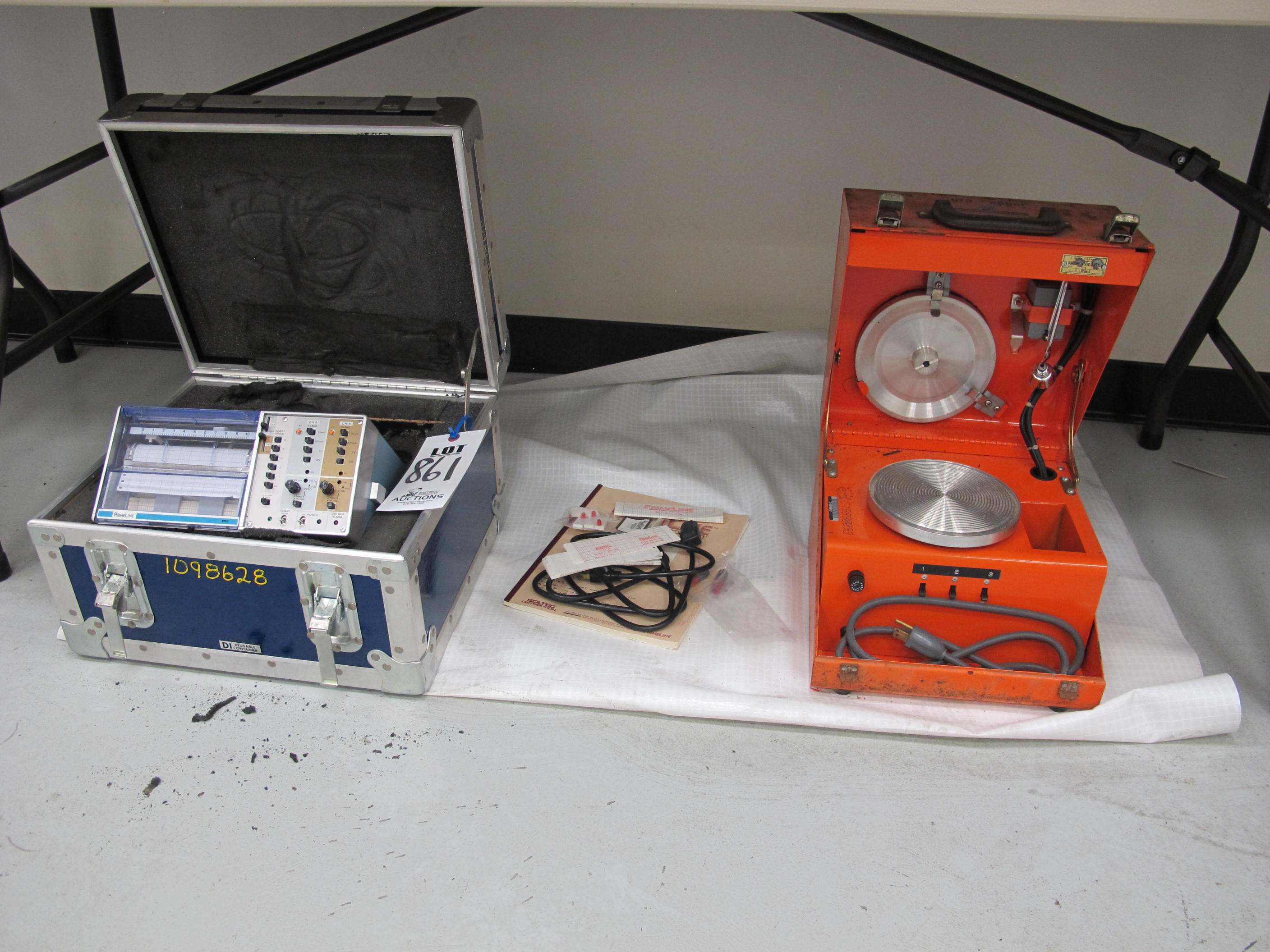 MET ONE MODEL 210, 233, & 250 LIQUID PARTICLE-COUNTING SYSTEM (G-49) LOADING & HANDLING FEE $5-