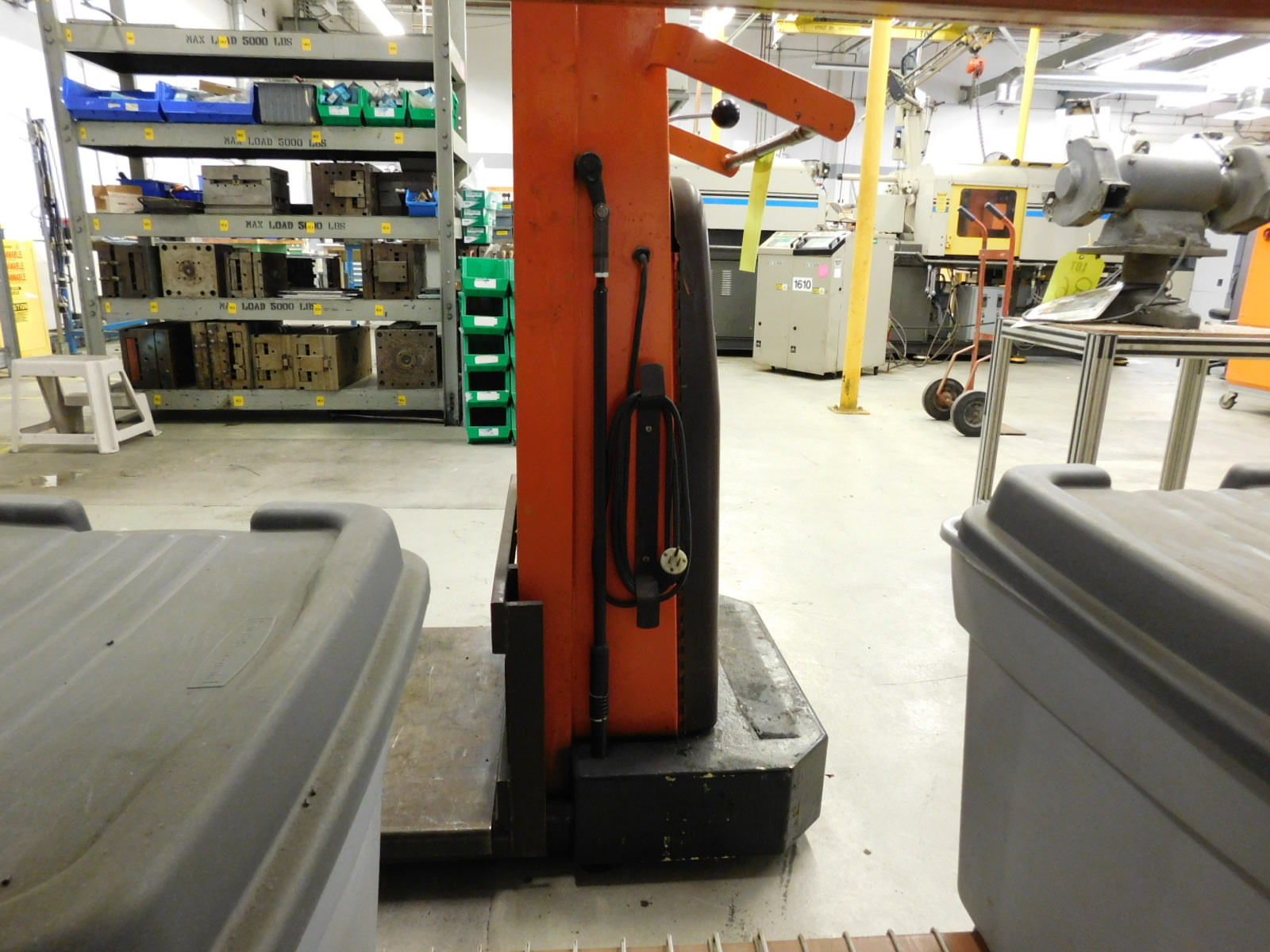BIG JOE ELECTRIC POWER LIFT, MODEL 1518-R7-87