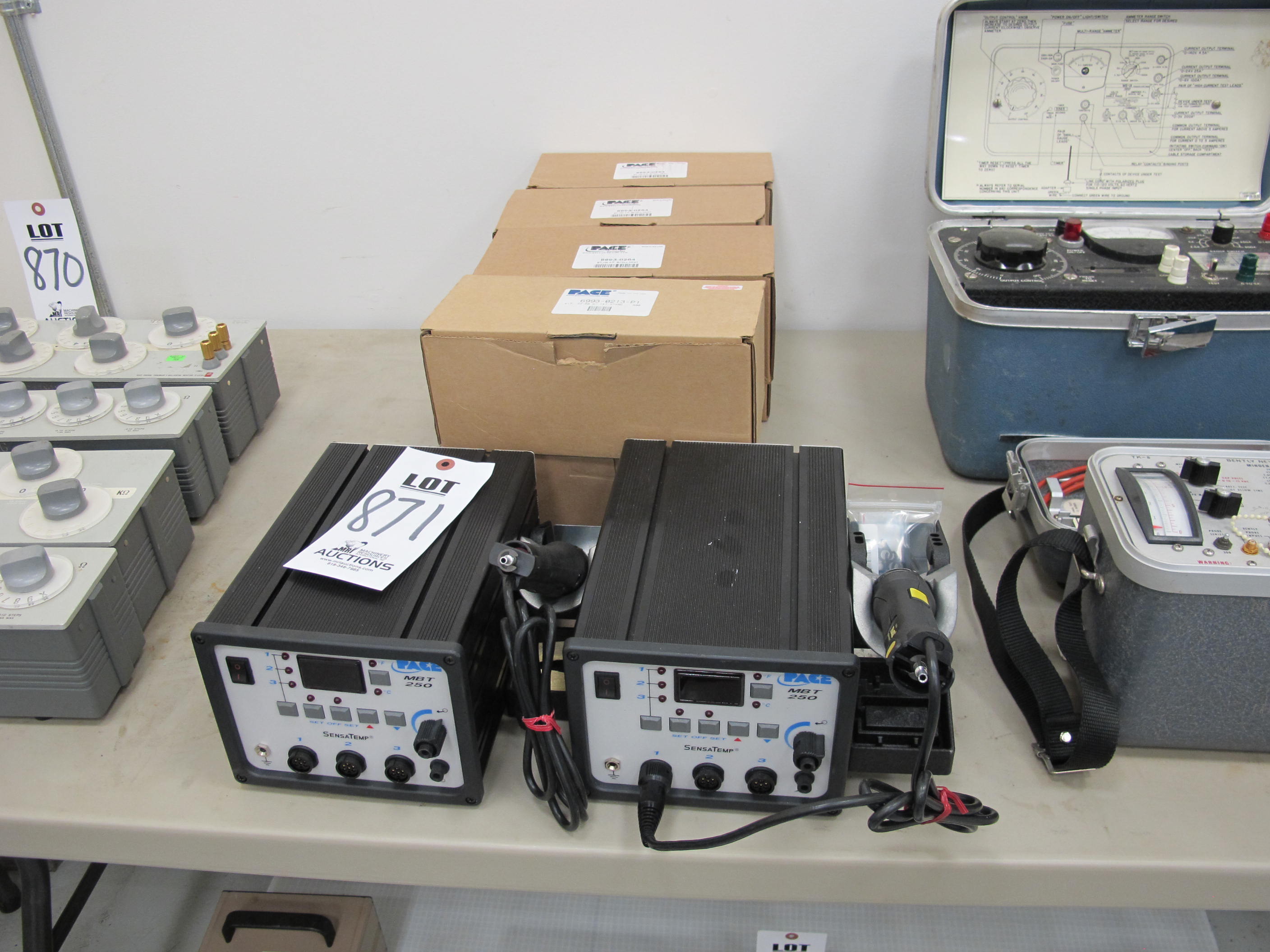 HUNTRON TRACKER 5100DS COMPUTER-CONTROLLED TROUBLESHOOTING SYSTEM (G-49) LOADING & HANDLING FEE $5-