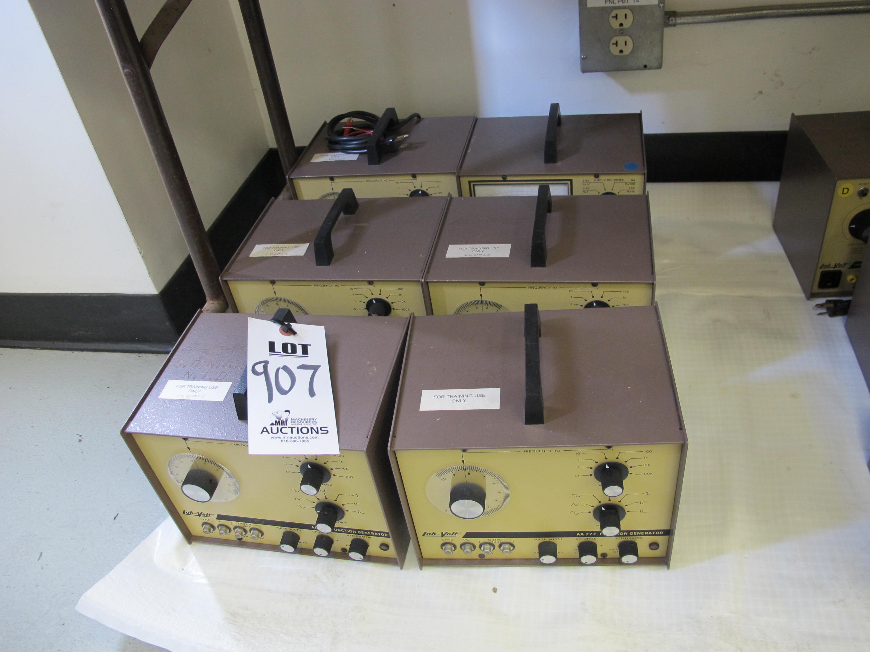 SIEMENS MODEL AP3700 IP ACCESS POINT (G-49) LOADING & HANDLING FEE $5-