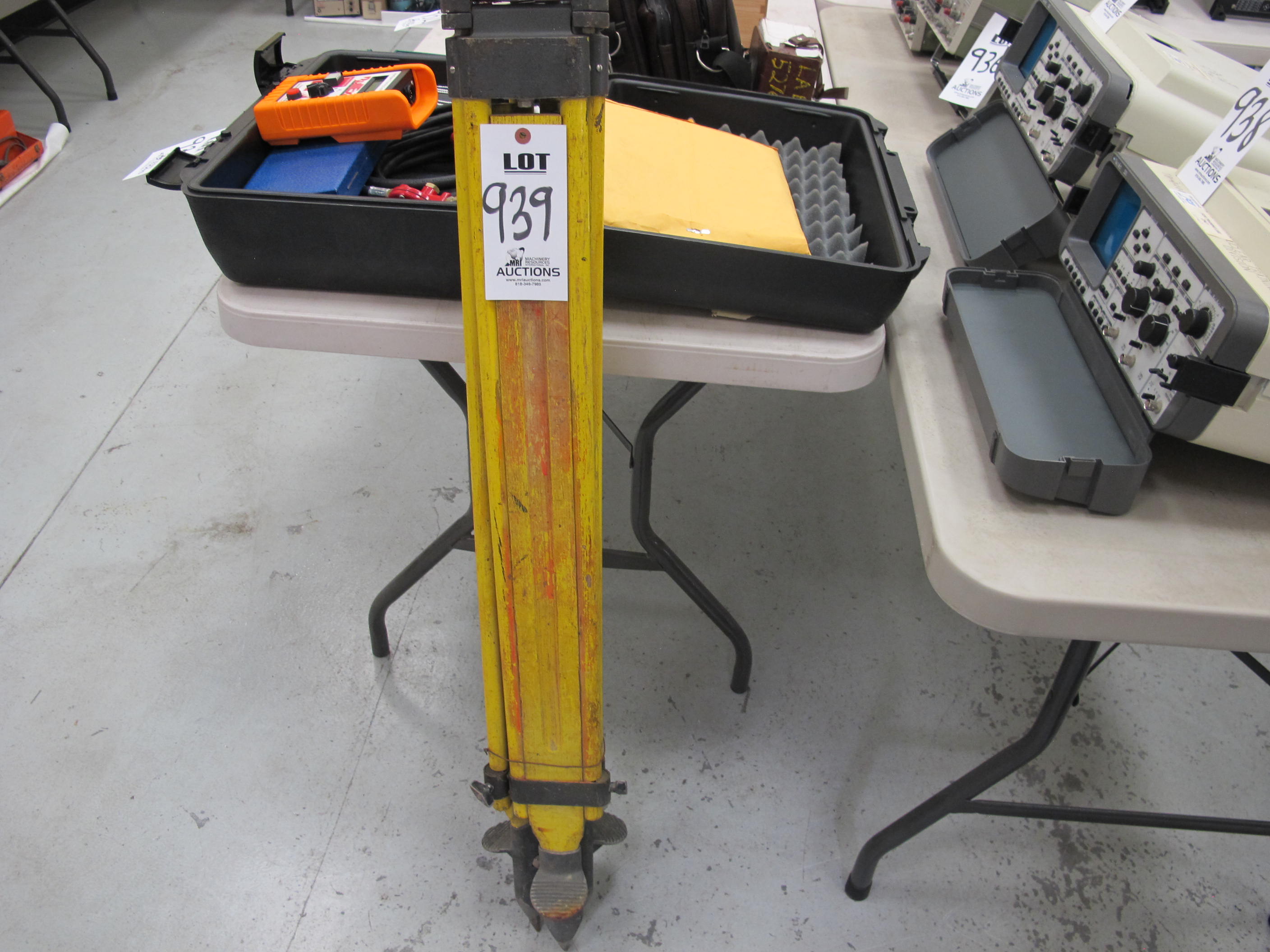 LAB-VOLT MODEL 793 OSCILLOSCOPE 20MHZ (G-49) LOADING & HANDLING FEE $5-