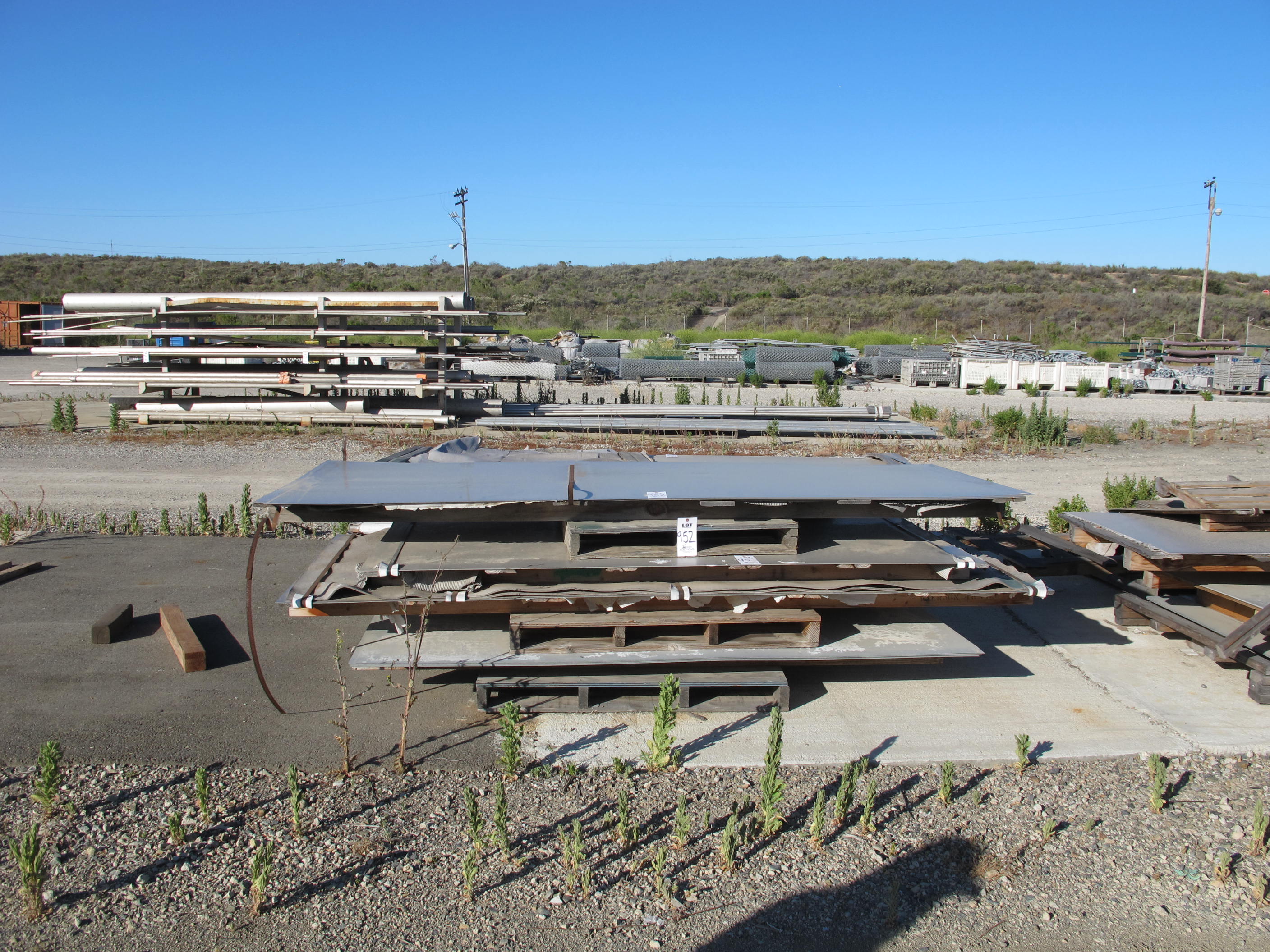 LOT (2) SPREAD BARS (WH LOT) LOADING & HANDLING FEE $10-