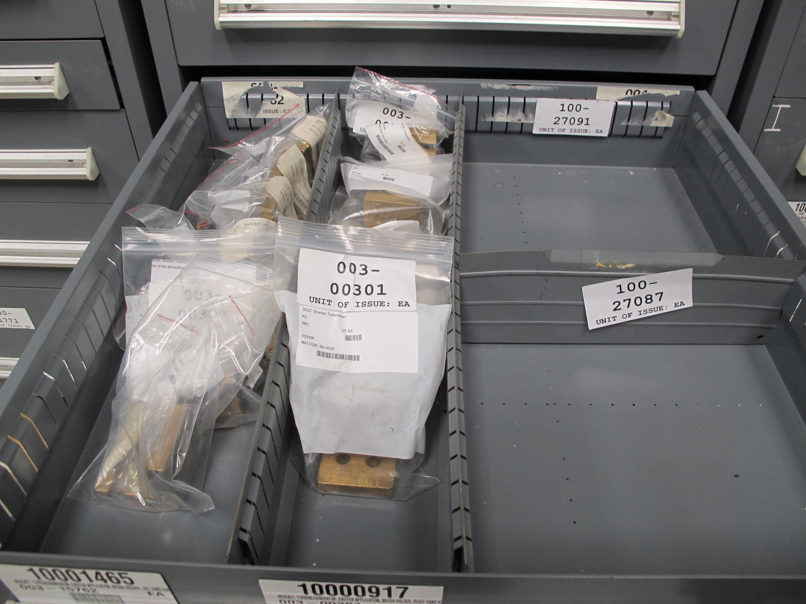 STANLEY VIDMAR CABINET, 8 DRAWER, TO INCLUDE: BRACKETS, SPACERS, FILTERS. LOCATED AT W-44. LOADING AND HANDLING FEE $25-352