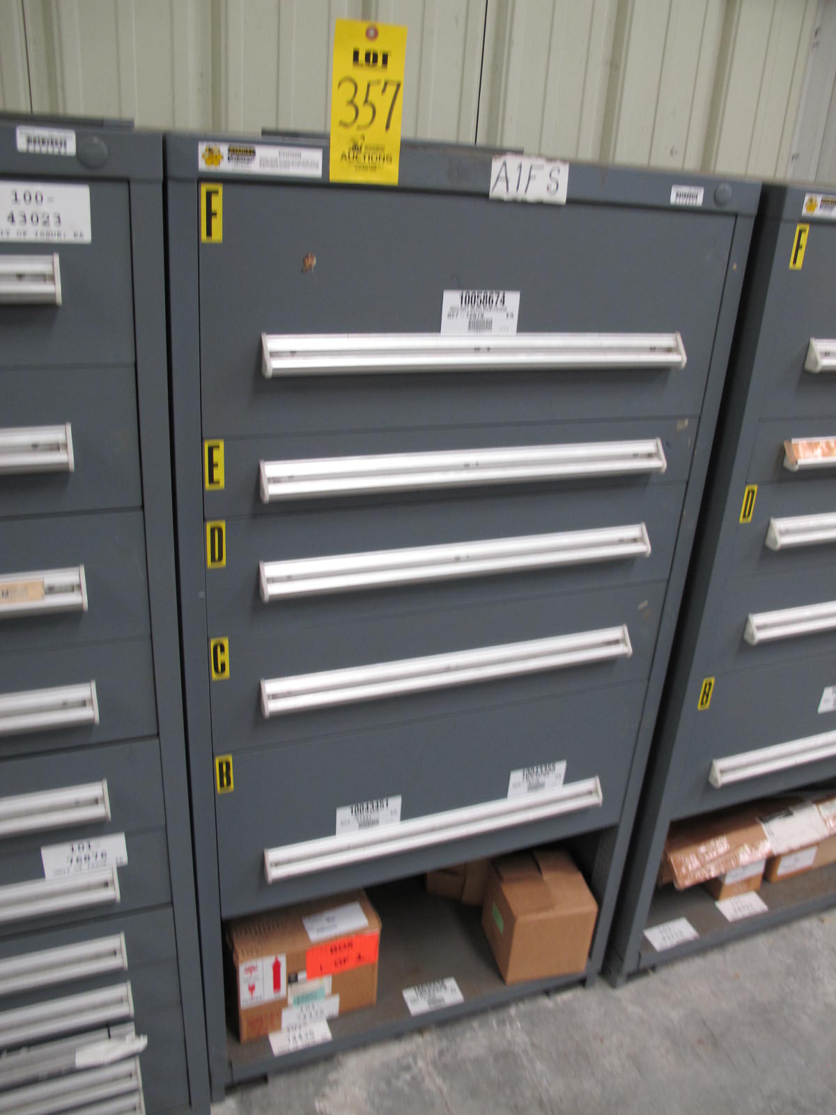 STANLEY VIDMAR CABINET, 5 DRAWER, TO INCLUDE: SIGNAL CONVERTERS, DIAPHRAGMS, WORM GEARS, FUSE BLOCKS, . LOCATED AT W-44. LOADING AND HANDLING FEE $25-357