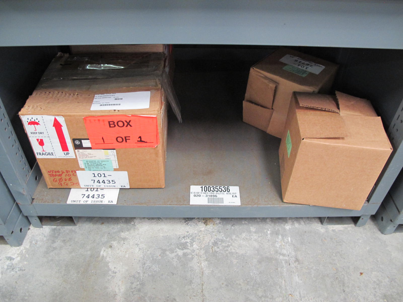 STANLEY VIDMAR CABINET, 5 DRAWER, TO INCLUDE: SIGNAL CONVERTERS, DIAPHRAGMS, WORM GEARS, FUSE BLOCKS, . LOCATED AT W-44. LOADING AND HANDLING FEE $25-357