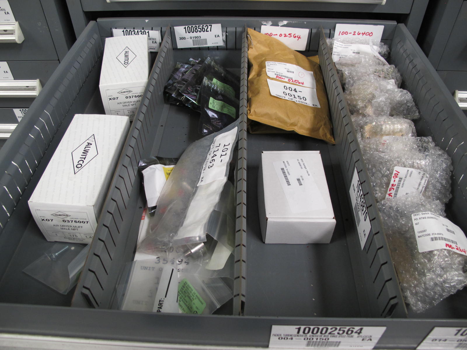 STANLEY VIDMAR CABINET, 5 DRAWER, TO INCLUDE: HOUSING PUMPS, BODY CONDUIT, DISCONNECT SWITCHES, CAPACITORS, GREASE FITTINGS,. LOCATED AT W-44. LOADING AND HANDLING FEE $25-358