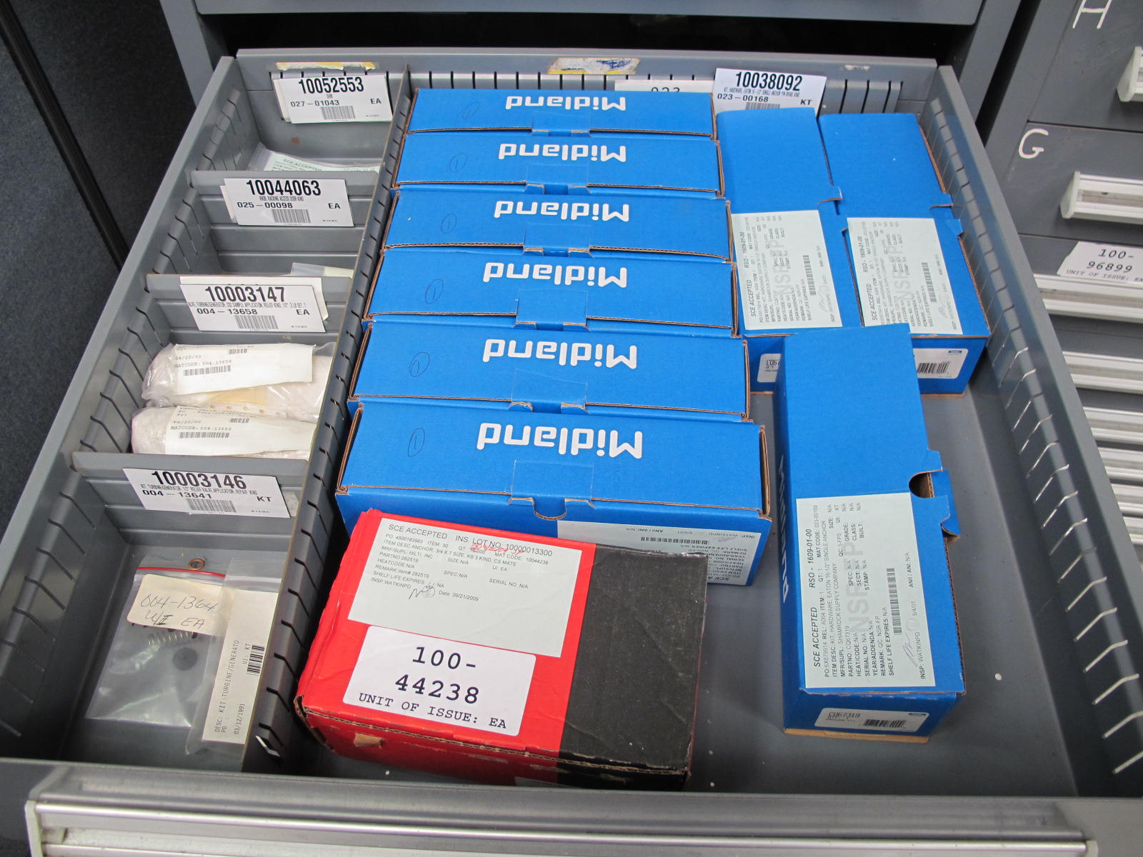 STANLEY VIDMAR CABINET, 5 DRAWER, TO INCLUDE: SWITCH ASSEMBLY, TERMINAL BLOCK, CAPACITORS, ANCHORS, COMPRESSION RINGS. LOCATED AT W-44. LOADING AND HANDLING FEE $25-361