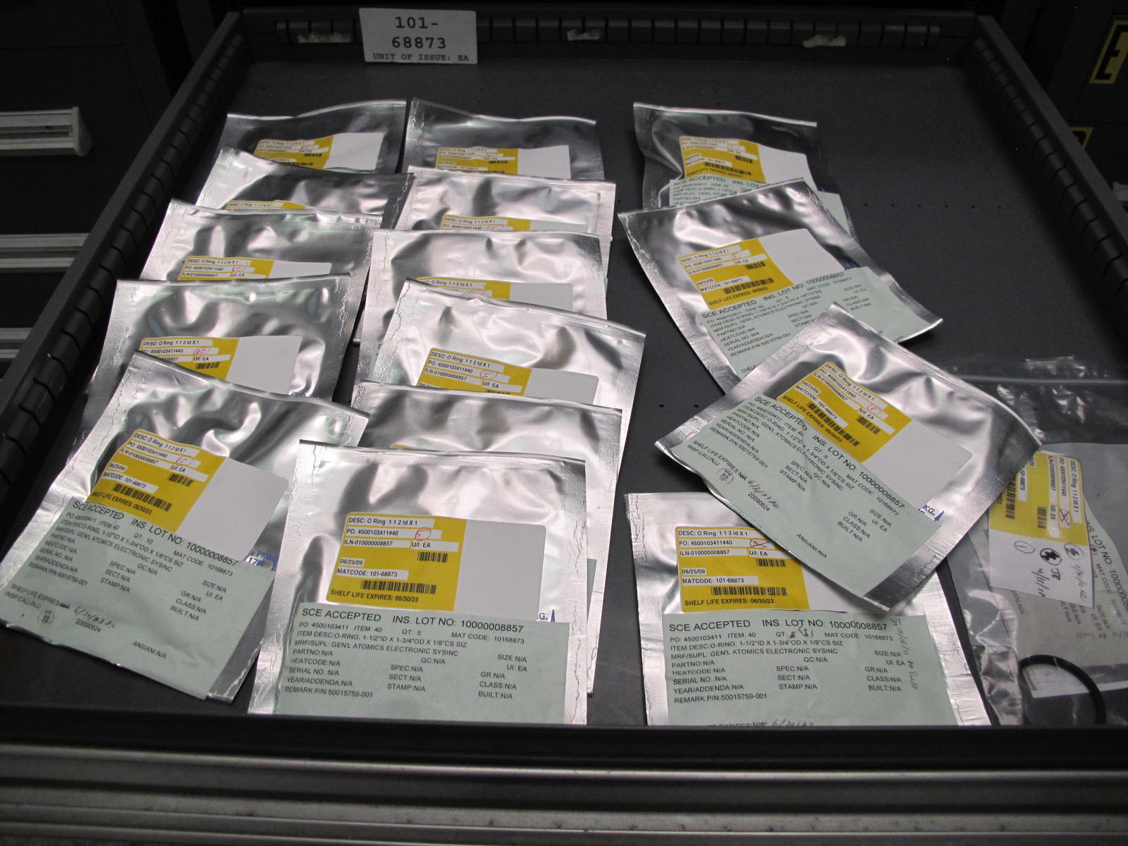 STANLEY VIDMAR CABINET, 5 DRAWER, TO INCLUDE: SWITCHES, BEZEL PRESS ASSEMBLIES, PUMP RETAINERS, SCREWS. LOCATED AT W-44. LOADING AND HANDLING FEE $25-363