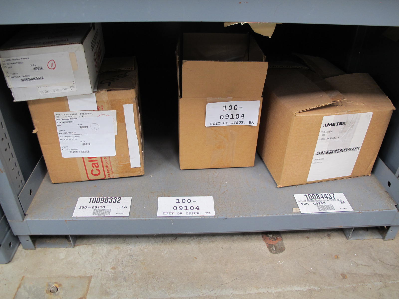 STANLEY VIDMAR CABINET, 5 DRAWER, TO INCLUDE: OVERLOAD RELAY THERMAL UNITS, REDUCER CONDUITS, PRINTED CIRCUIT BOARD. LOCATED AT W-44. LOADING AND HANDLING FEE $25-366