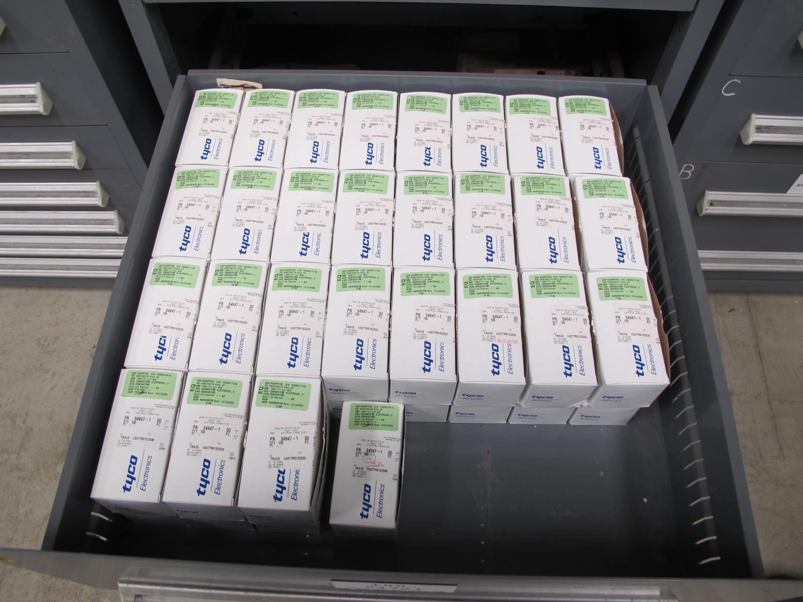 STANLEY VIDMAR CABINET, 5 DRAWER, TO INCLUDE: SWITCHES. LOCATED AT W-44. LOADING AND HANDLING FEE $25-367