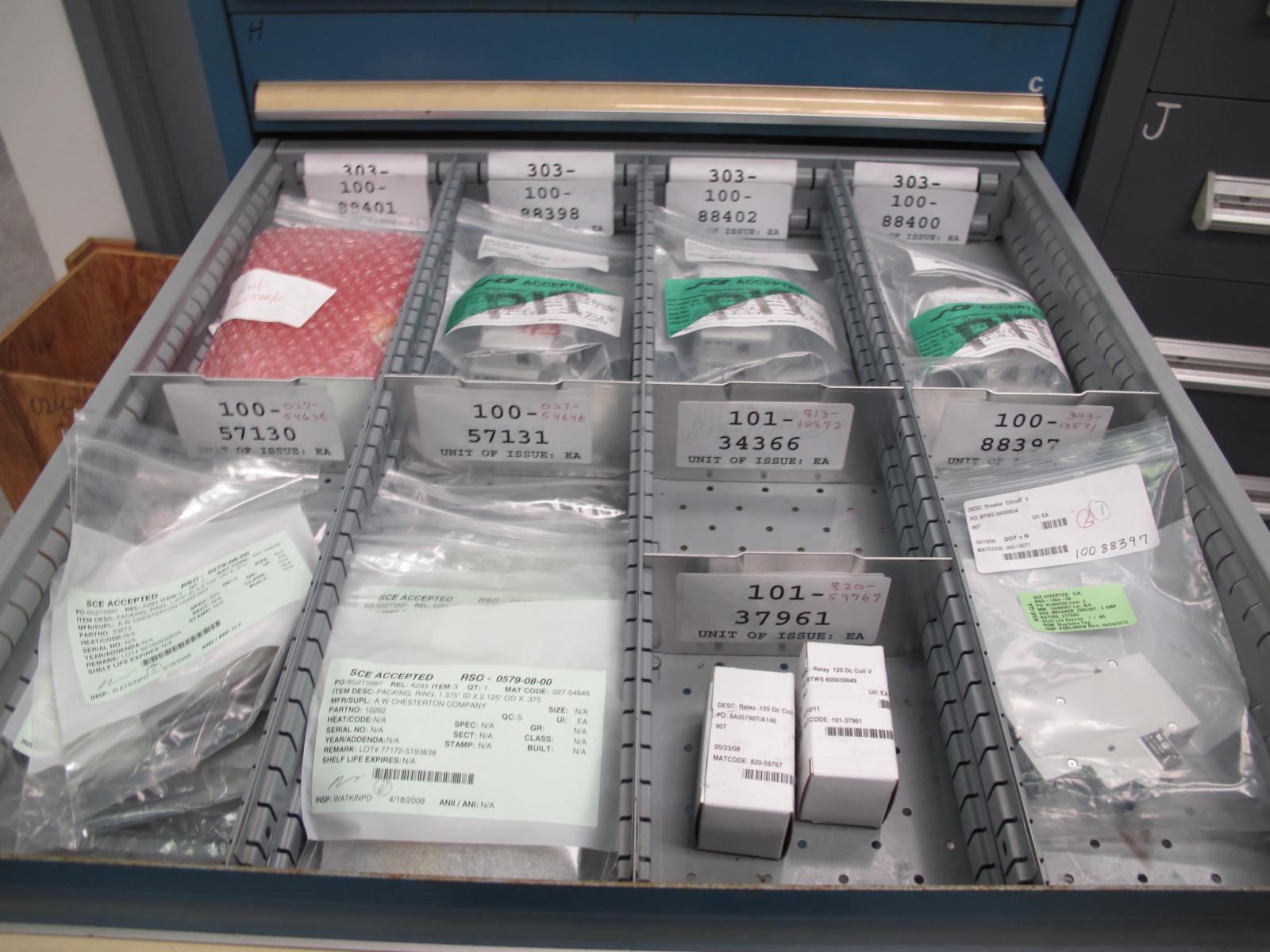 LISTA CABINET, 10 DRAWER, TO INCLUDE: RELAYS, CIRCUITS, REDUCERS, COCK VALVE, COUPLINGS, ELECTRICAL CONDUCTORS. LOCATED AT W-44. LOADING AND HANDLING FEE $25-369