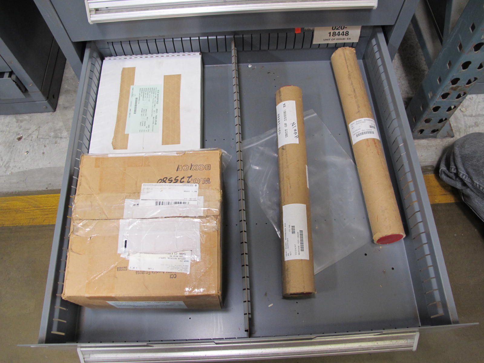 STANLEY VIDMAR CABINET, 8 DRAWER, TO INCLUDE: FLOW DETECTORS, TERMINAL BLOCKS, CAPACITORS, LUBRICATORS, CIRCUIT BREAKERS, VALVE MANIFOLDS, KEYBOARD DISPLAYS, PRESSURE REGULATOR. LOCATED AT W-50 . LOADING AND HANDLING FEE $25-381