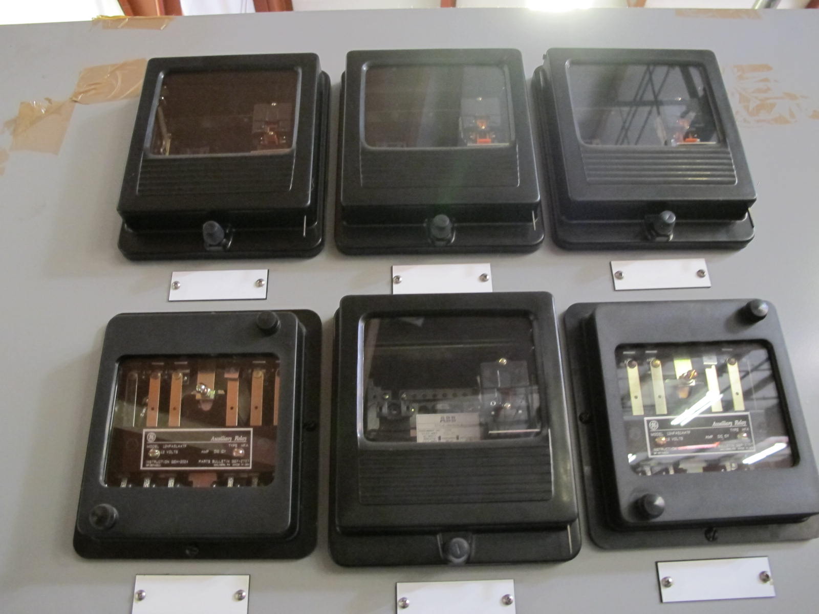 ASSEMBLY, SWITCHGEAR TYPE, CUBICLE KIND. 3000AMP, ABB 5HK350, 36" WIDE X 90" HIGH X 98-1/4" DEEP. LOCATED AT W-50 . LOADING AND HANDLING FEE $25-389