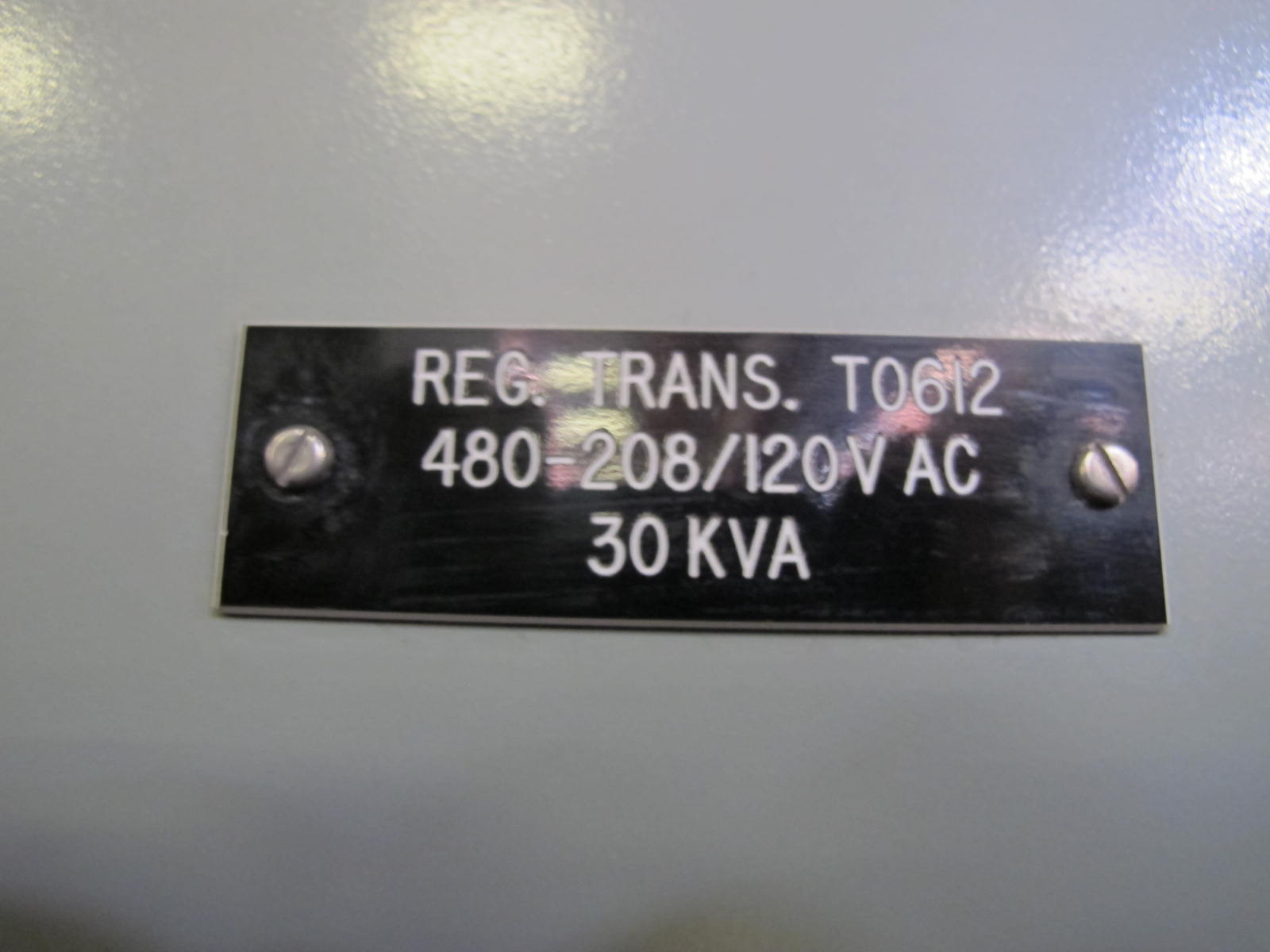 GENERAL ELECTRIC EAN-A-TROL TRANSFORMER, 480-280/120V AC. LOCATED AT W-50 . LOADING AND HANDLING FEE $25-400