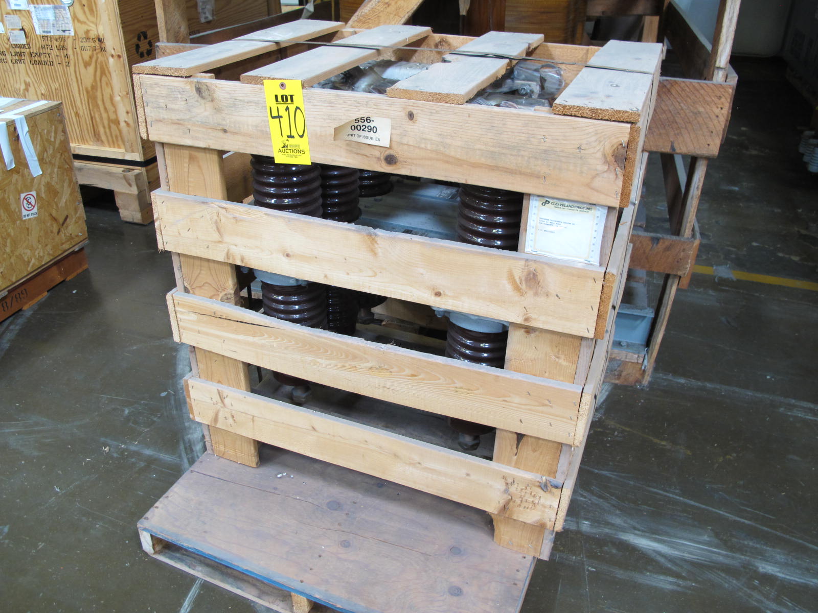 CLEVELAND PRICE, SWITCH, DISCONNECT TYPE, BUSHING MOUNT.. LOCATED AT W-50 . LOADING AND HANDLING FEE $25-410