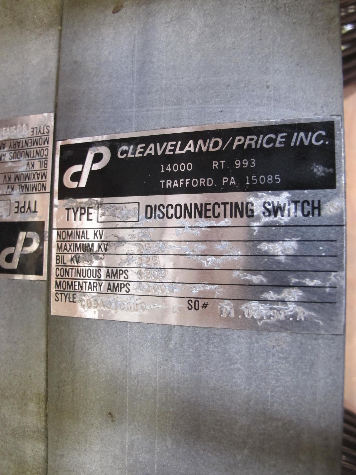 CLEVELAND PRICE, SWITCH, DISCONNECT TYPE, BUSHING MOUNT.. LOCATED AT W-50 . LOADING AND HANDLING FEE $25-410
