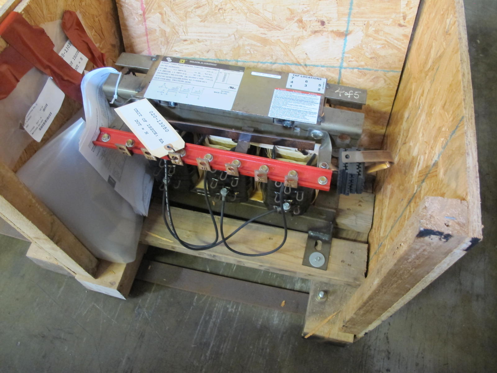 SQUARE-D TRANSFORMER, DRY TYPE, 15 KVA, 480/208Y/120 VOLT RATING, 3 PHASE.. LOCATED AT W-50 . LOADING AND HANDLING FEE $25-414