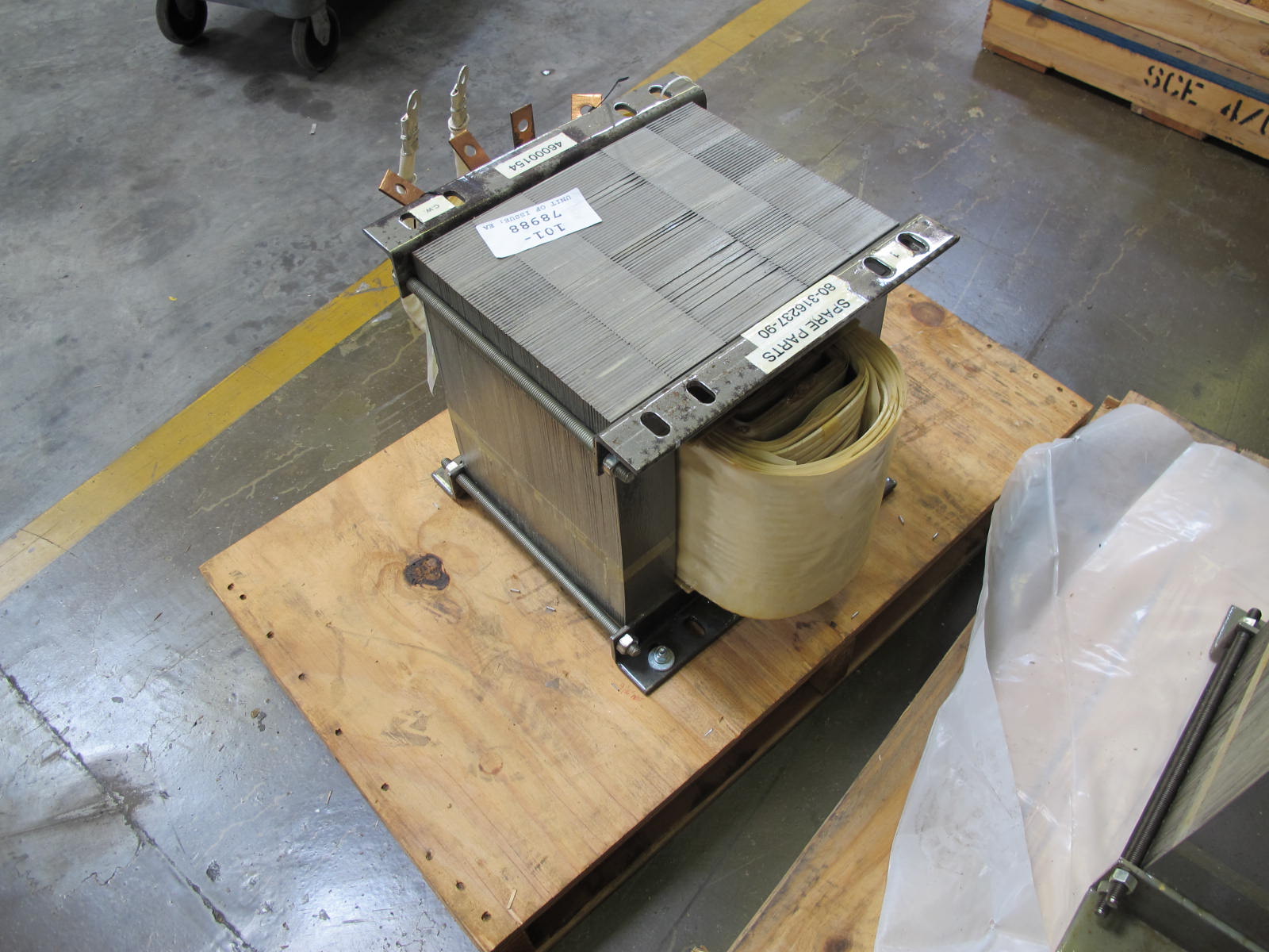 TRANSFORMER, POWER REGULATING TYPE (T701), XRG25 480/123.5 60HZ , [Y008/9] 025KVA ISL, 480/123/1P/60HZ MODEL 85-IS0250-19. LOCATED AT W-50 . LOADING AND HANDLING FEE $25-423