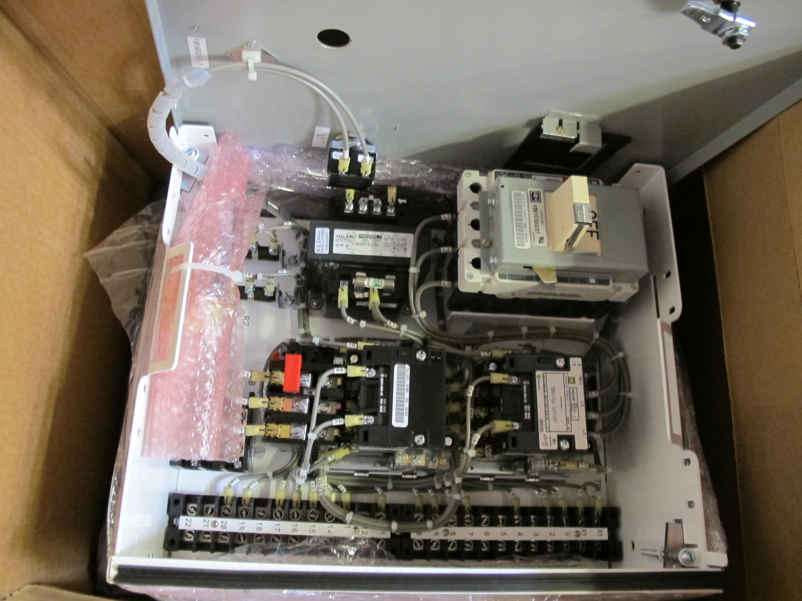 LOT TO INCLUDE NLI STARTERS: (4) STARTER, ELECTRIC MOTOR TYPE, MCC BUCKET KIND, 18"H X 14"W SIZE, 1 NEMA SIZE. COMPLETE WITH DOOR. INCLUDES THE FOLLOWING COMPONENTS: > NEMA SIZE 1 FULL VOLTAGE REVERSING STARTER, WITH   BIMETALLIC OVERLOAD RELAY (INCLUDES THREE HEATERS) > 4NO <(>&<)> 4NCAUXILIARY CONTACTS > 15A MAGNETIC ONLY CIRCUIT BREAKER (HMCP015E0C) > 200VA CURRENT POTENTIAL TRANSFORMER > TWO 2500 OHM 25W RES, (4) STARTER, ELECTRIC MOTOR TYPE, MCC BUCKET KIND, 18"H X 14"W SIZE, 1 NEMA SIZE. COMPLETE WITH DOOR. INCLUDES THE FOLLOWING COMPONENTS: > NEMA SIZE 1 FULL VOLTAGE REVERSING STARTER   (8736SC07V02BSX2222), WITH BIMETALLIC OVERLOAD   RELAY (INCLUDES THREE HEATERS) > 4NO <(>&<)> 4NC AUXILIARY CONTACTS > 15A MAGNETIC ONLY CIRCUIT BREAKER (HMCP015E0C) > 200VA CURRENT POTENTIAL TRANSFORMER. LOCATED AT W-50 . LOADING AND HANDLING FEE $25-439