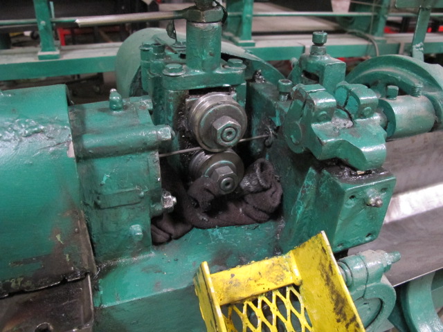 LEWIS WIRE STRAIGHTENER AND CUT OFF, MODEL 2CV, AUTOMATIC, TWO PLANE, CUT-OFF, PAYOFF REELS, MEASURE RACK 162î, S/N SCV5-278-21