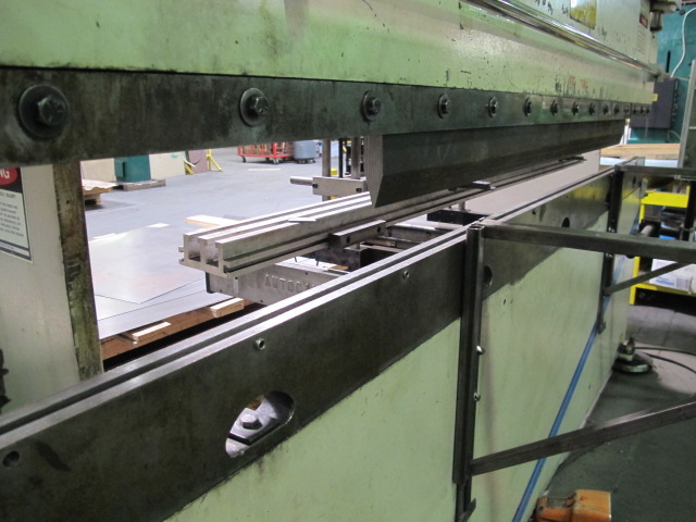 WYSONG HYDRAULIC PRESS BRAKE, MODEL MT18-104, 10' X 60 TON CAPACITY, 6î STROKE, 9î ADJUSTMENT, 15î DIE SPACE, AUTOGAGE G24 BACKGAUGE, DUAL PALM CONTROL ON PEDESTAL STAND, ELECTRIC FOOT PEDAL,  STI MINI SAFE MS4400 SERIES LIGHT SAFETY CURTAINS, S/N MTH60-120-3