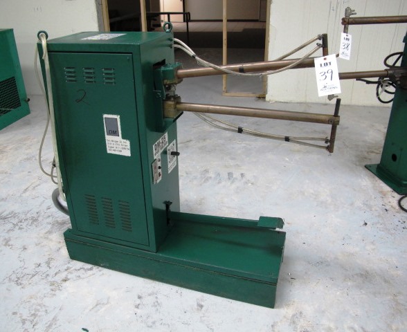 DM PRESS TYPE SPOT WELDERS MODEL 25, 25 KVA, 24î ARMS-39