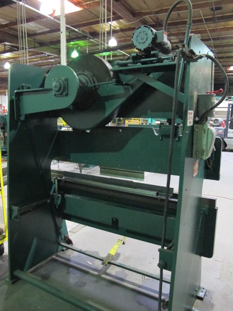 CHICAGO PRESS BRAKE, MODEL 265, 6' X 25 TON CAPACITY, FRONT OPERATED MANUAL BACKGAUGE, S/N L16798-6