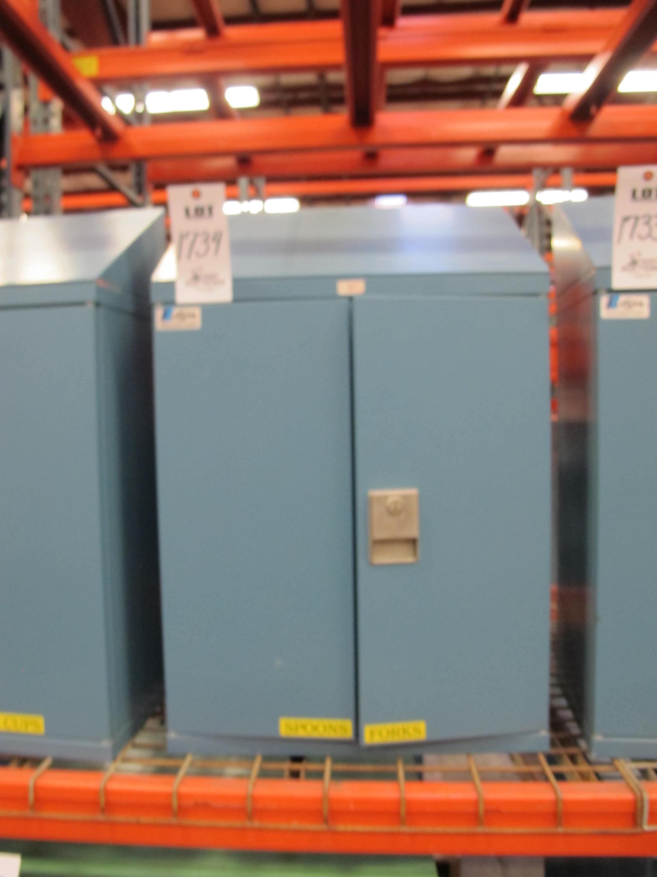 LISTA LOCKER CABINET. LOADING & HANDLING $5-1734