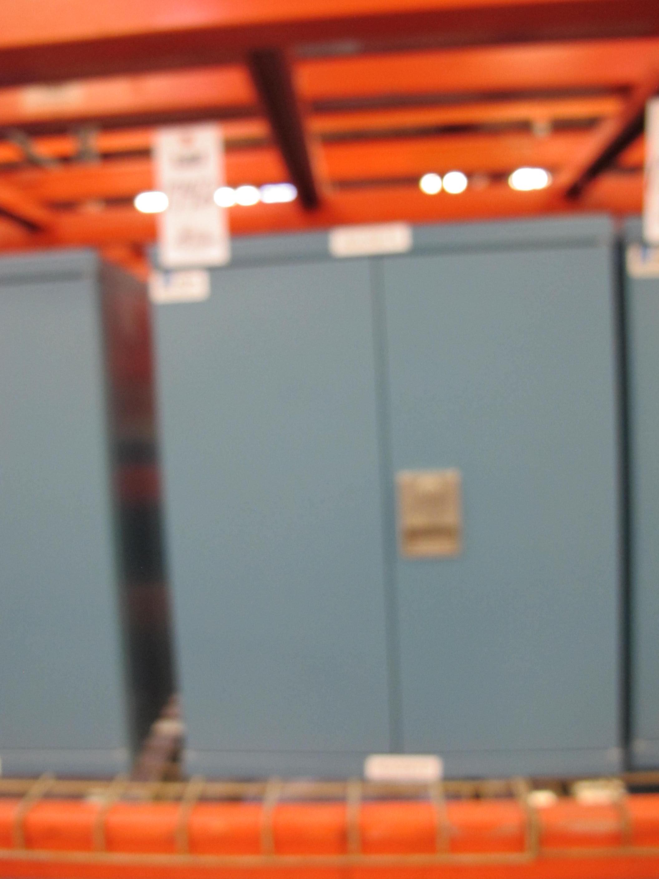 LISTA 1 SHELF LOCKER CABINET WITH CONTENTS. LOADING & HANDLING $5-1742