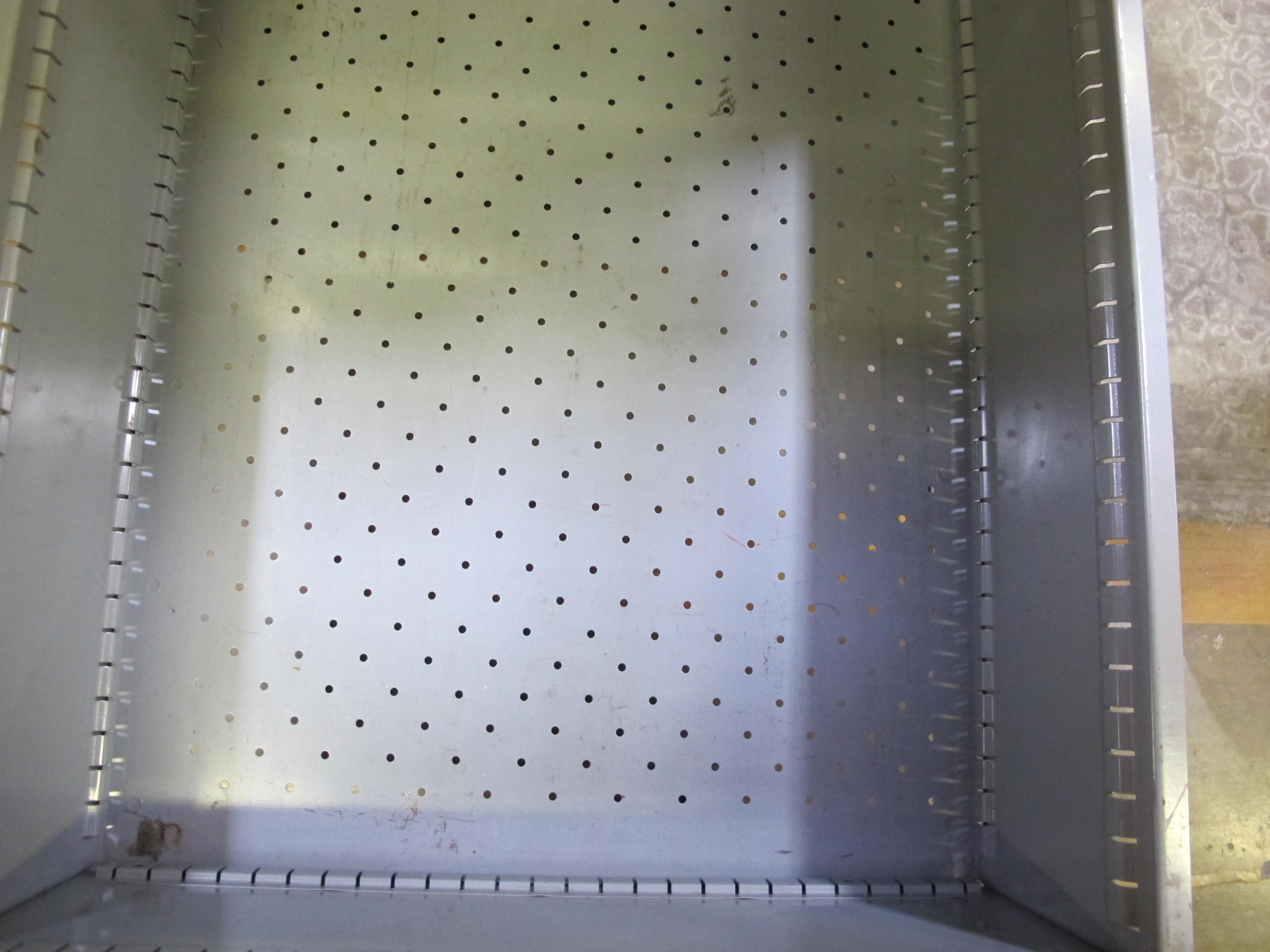 LOT TO INCLUDE: BUTCHER BLOCK TABLE TOP 96"L X 30"W, (2) LISTA 4 DRAWER CABINETS WITH CONTENTS. LOADING & HANDLING $15-1701