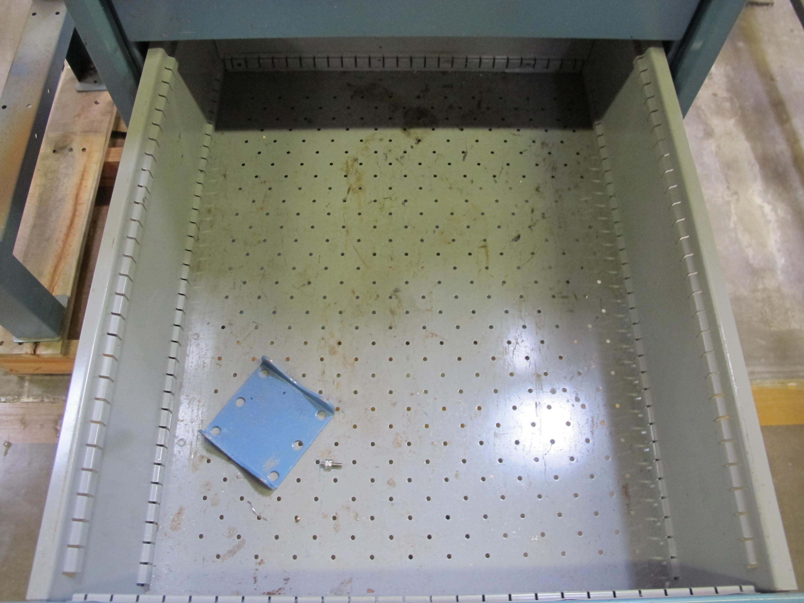 LOT TO INCLUDE: (1) BUTCHER BLOCK TABLE TOP 48"L X 30"W, (1) LISTA DUAL DESK LEG, (1) LISTA 4 DRAWER CABINET WITH CONTENTS. LOADING & HANDLING $15-1702