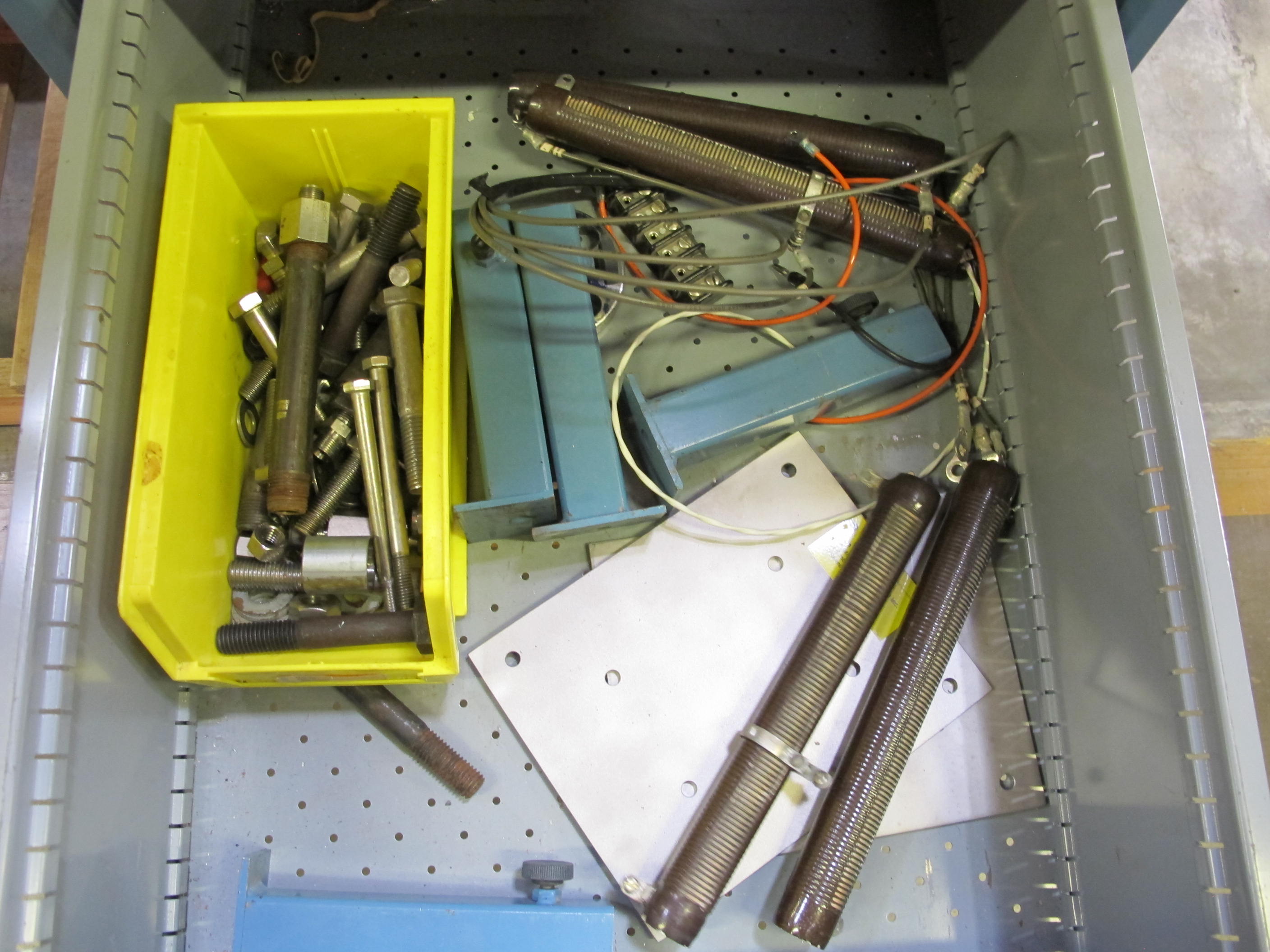 LOT TO INCLUDE: (1) BUTCHER BLOCK TABLE TOP 48"L X 30"W, (1) LISTA DUAL DESK LEG, (1) LISTA 4 DRAWER CABINET WITH CONTENTS. LOADING & HANDLING $15-1702